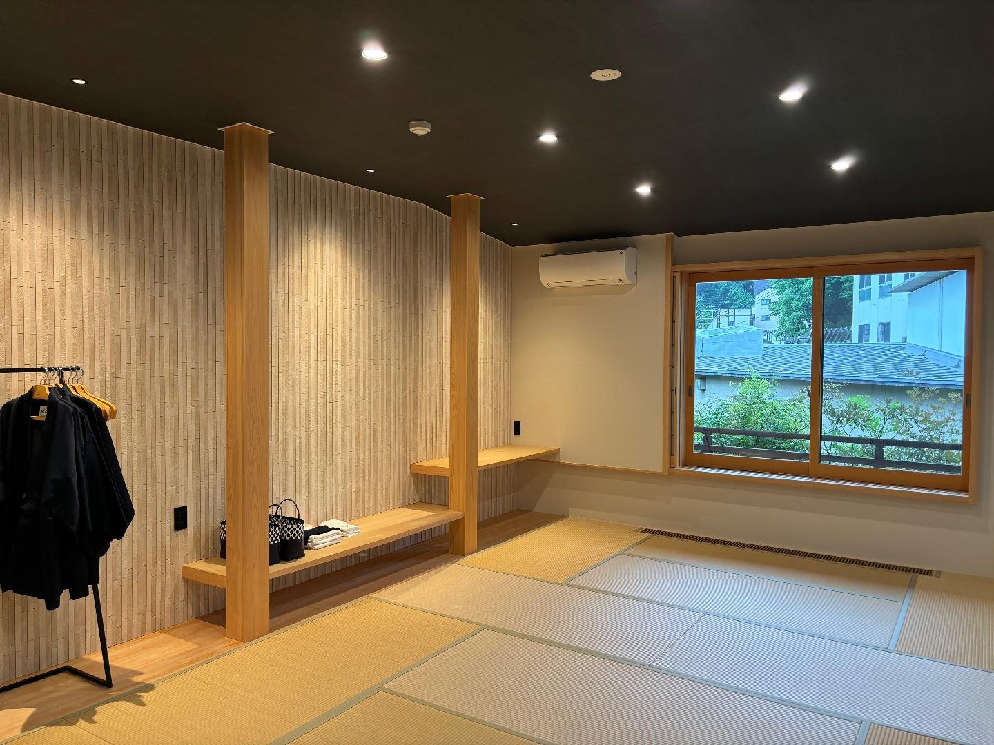 Kasur modern kamar Jepang yang besar