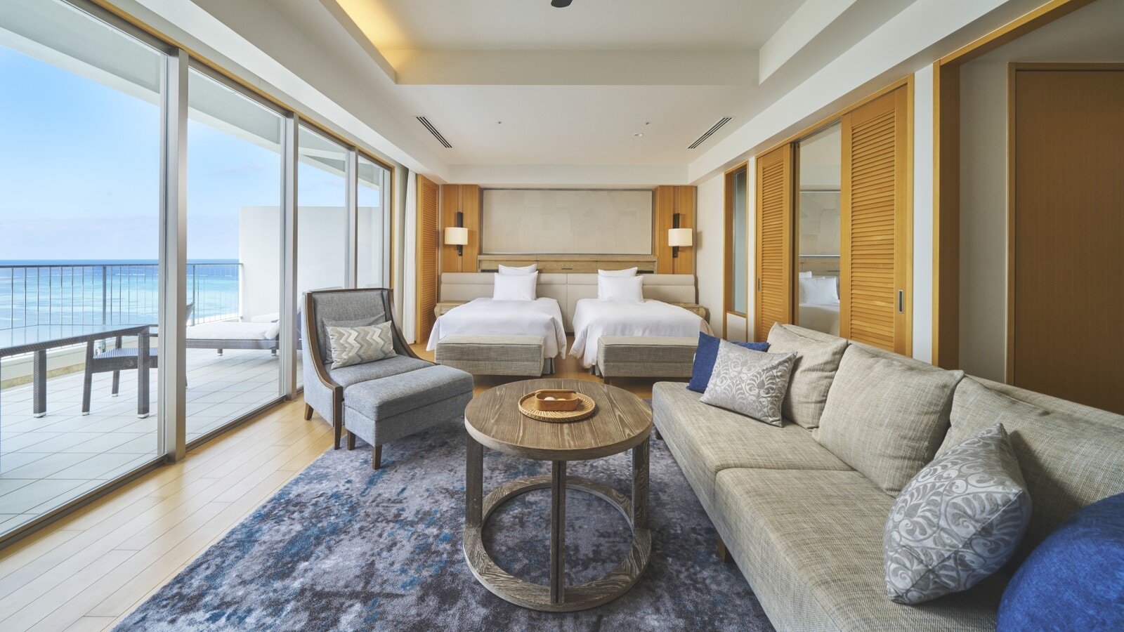 [Guest room/Junior Suite]