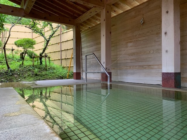 Men's bath, open-air bath