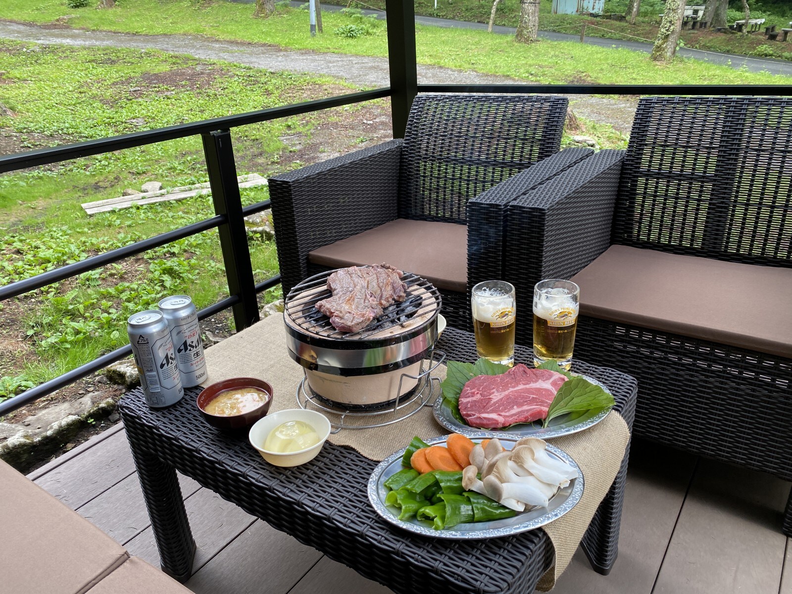 小屋 B 盖木甲板