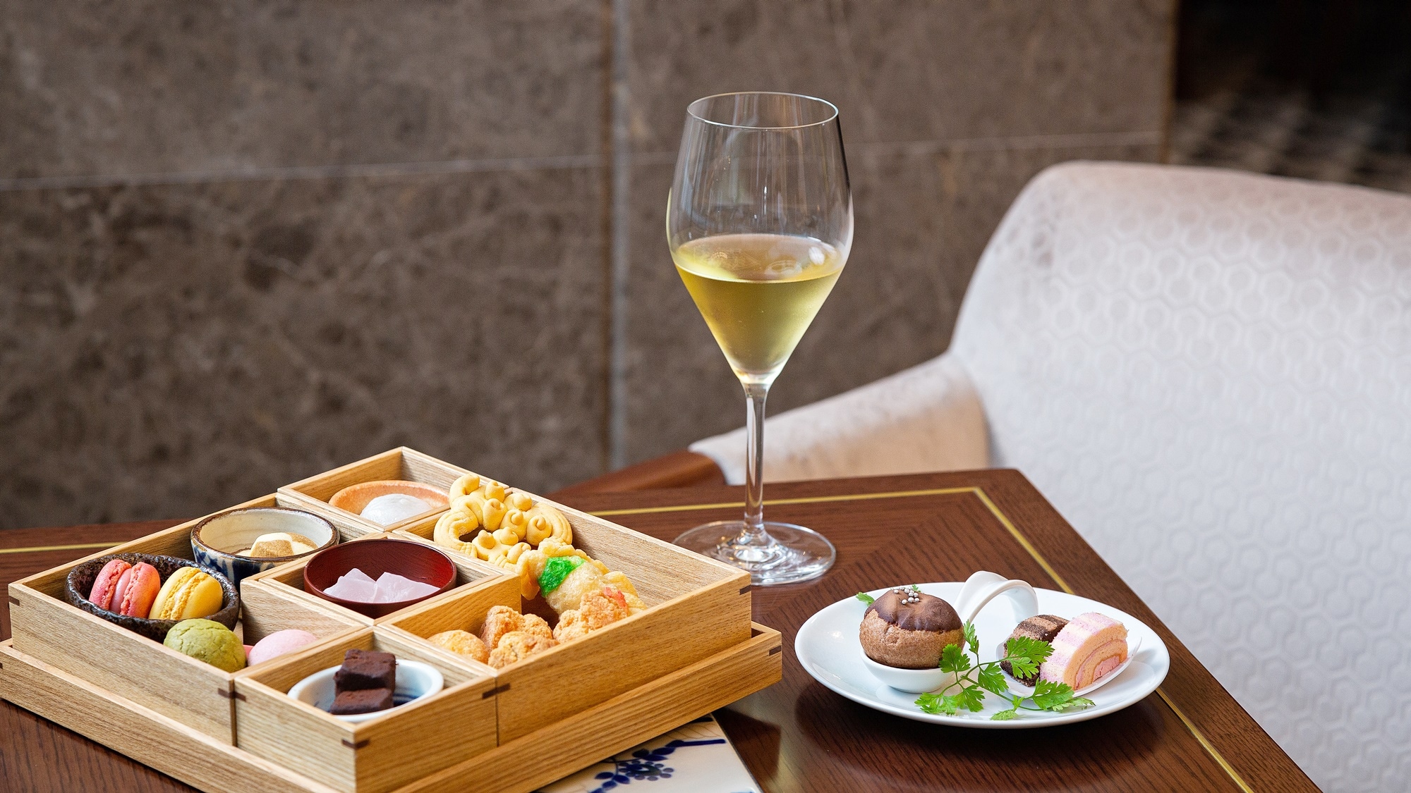 [EXES lounge] Exclusive lounge where you can spend time in an image/luxury atmosphere