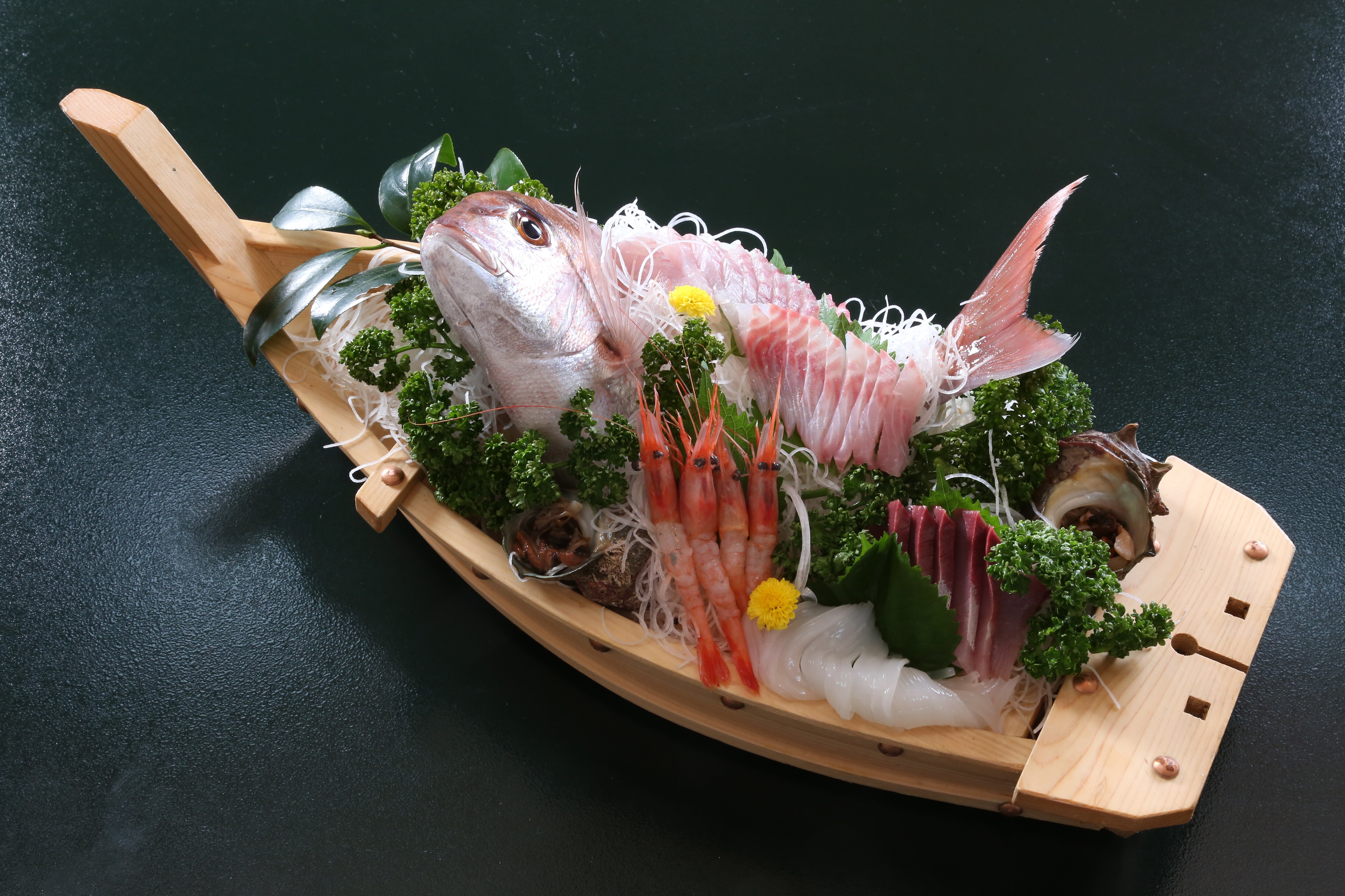 Boat-style platter (types change depending on the season)