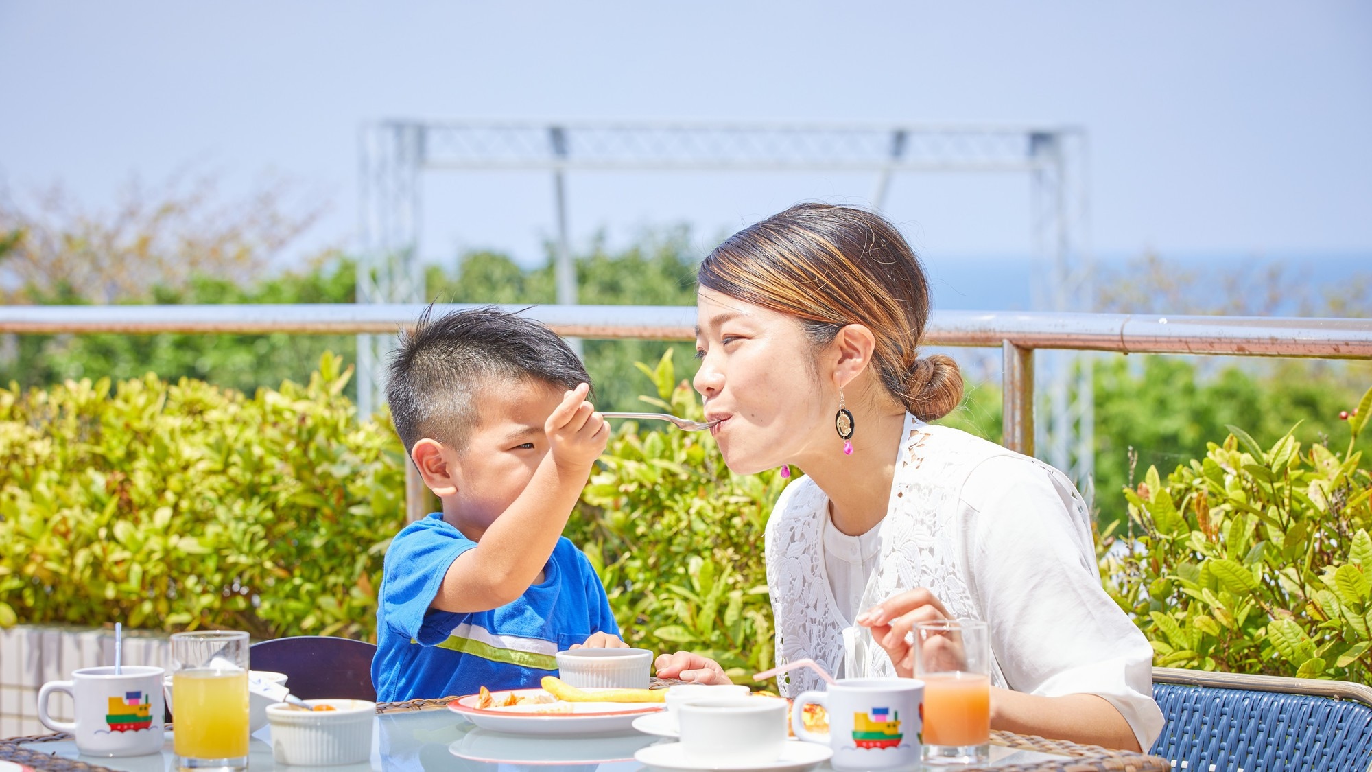 [家庭] 和家人一起度假早餐！