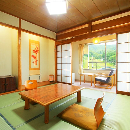 Japanese-style room (with washbasin and toilet)