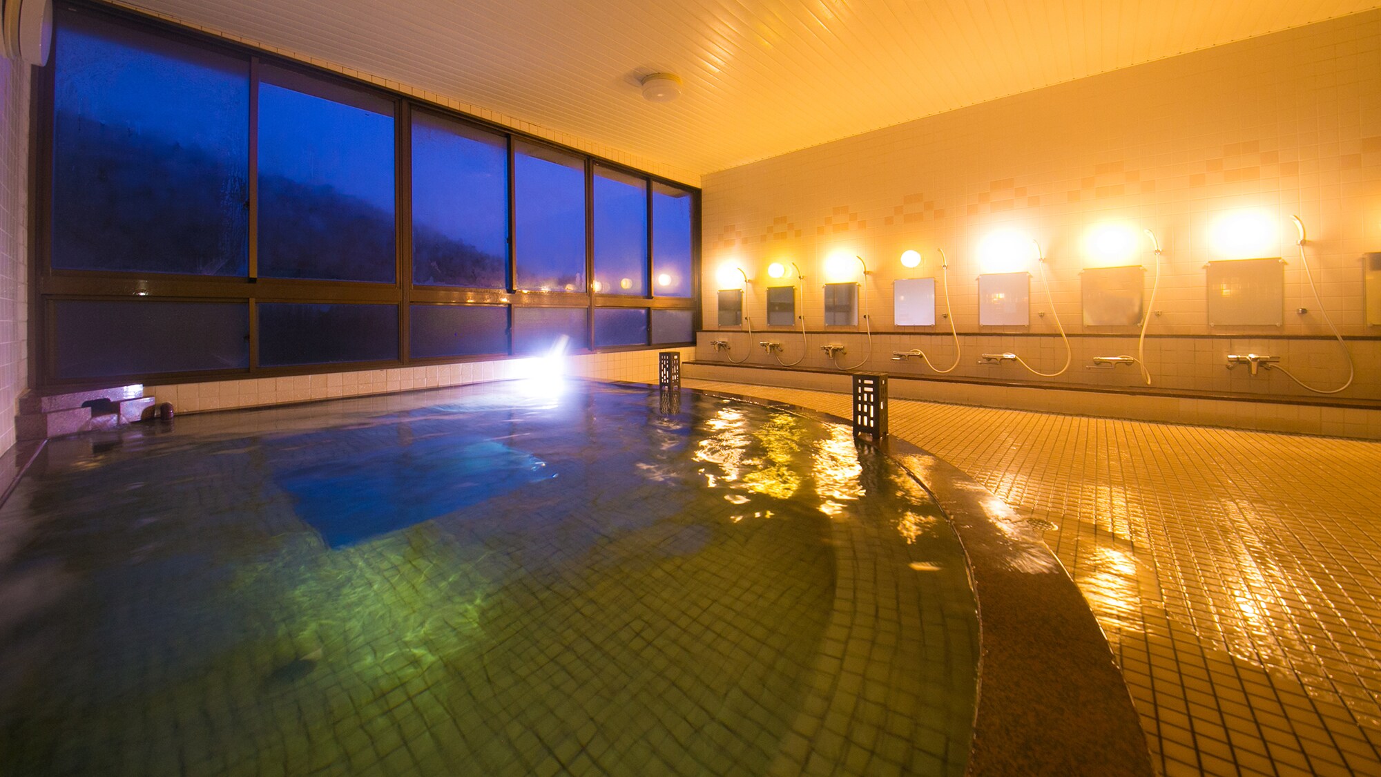 Large communal bath image 2