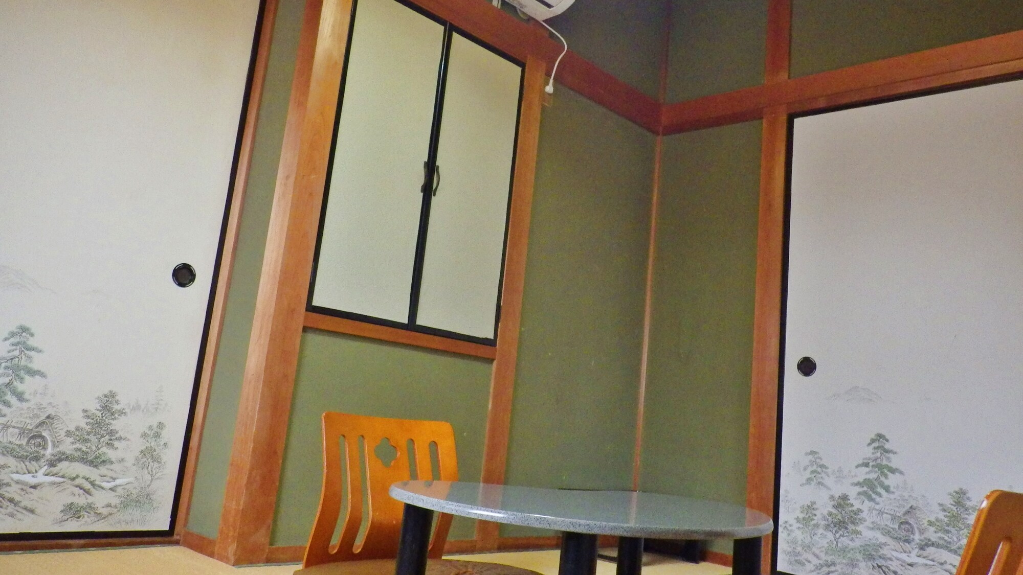 * [房間] 這是一個日式房間的例子。這是一個簡單的房間。浴室和衛生間是共用的。