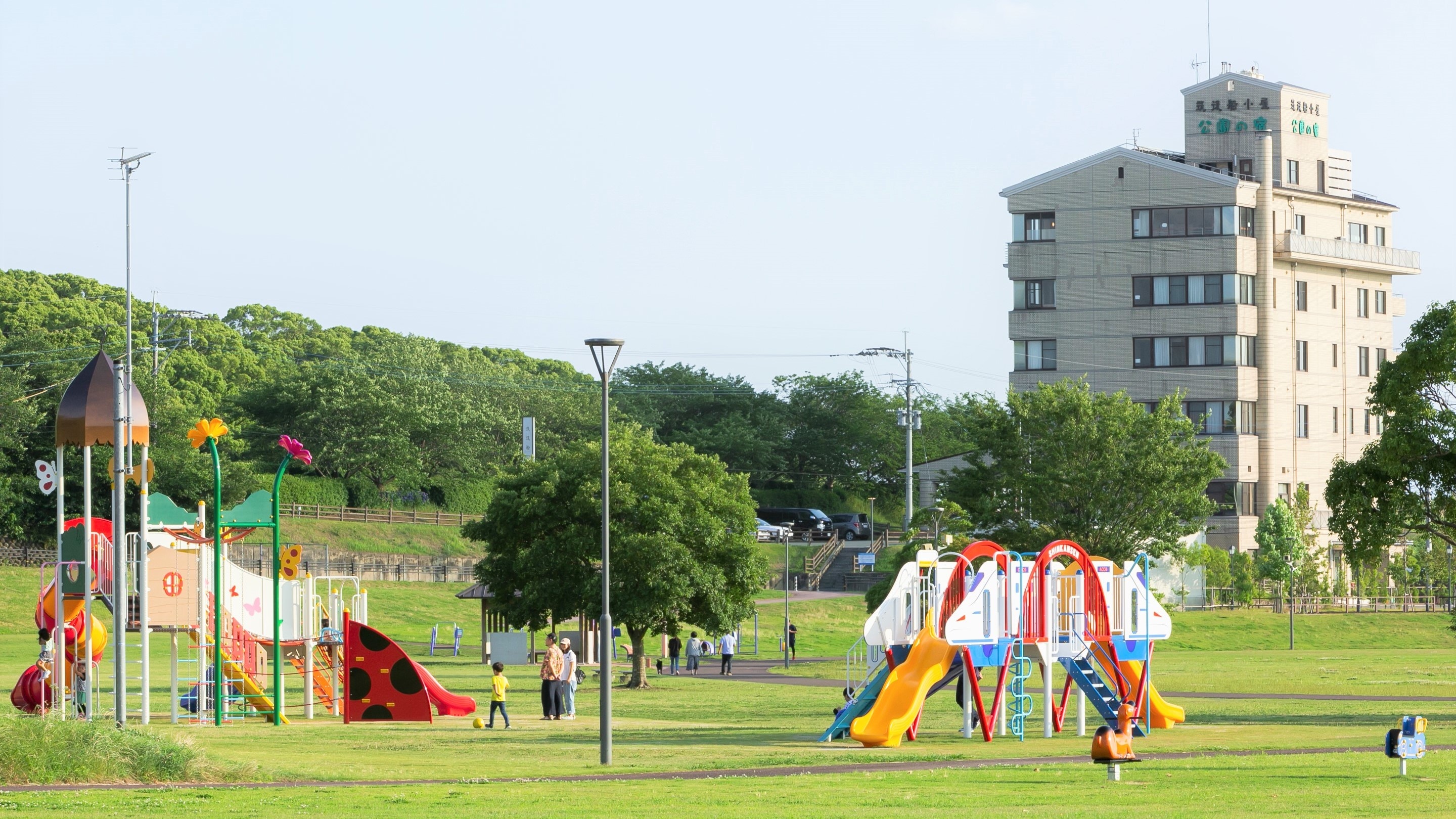 [Nearby sightseeing] The Chikugo Regional Park Athletics Facility is right in front of you, and has a vast lawn and playground equipment that children will love!