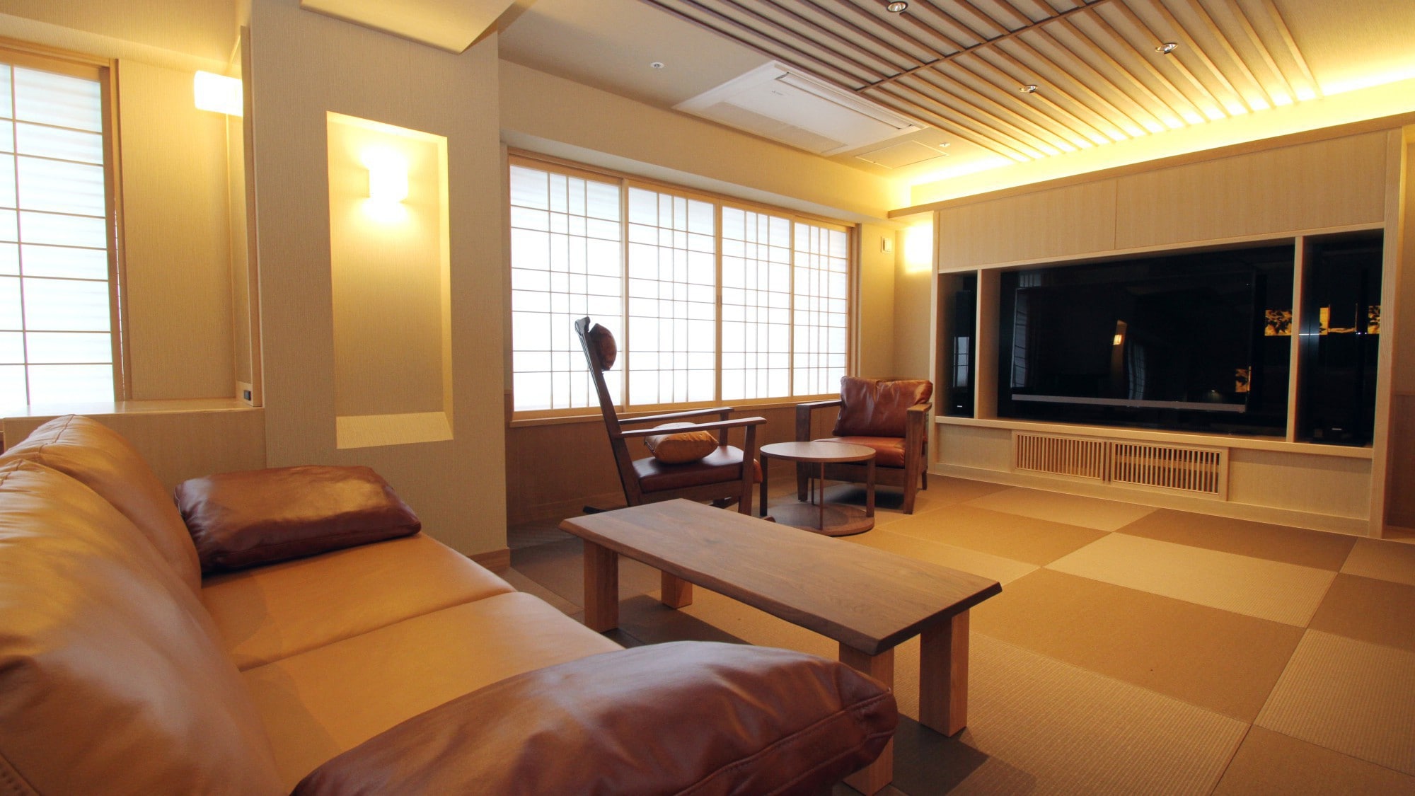 [Main building/Komorebi] DX Japanese-Western room with jet bath/Relax on the sofa *Image