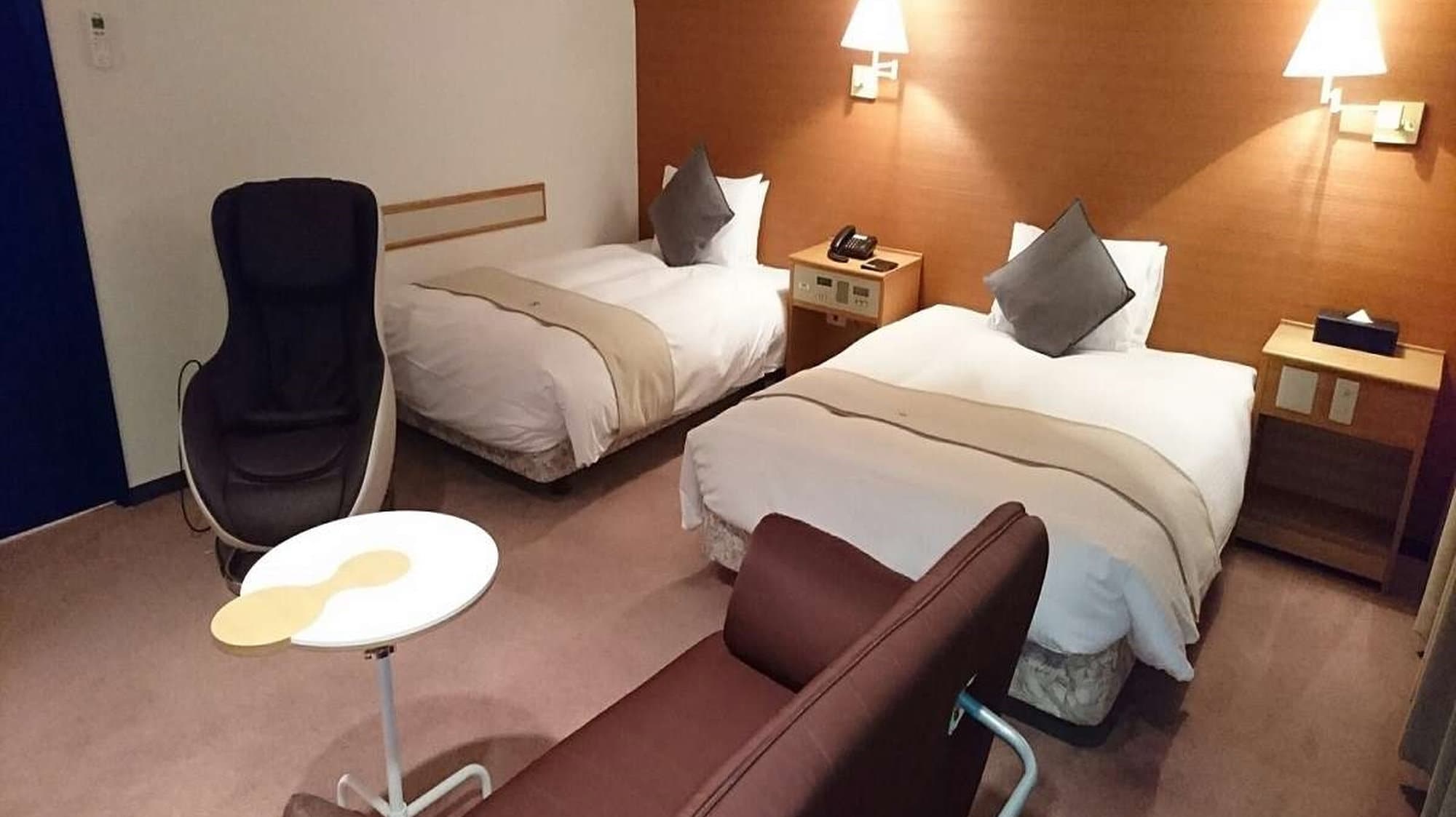 Non-smoking suite