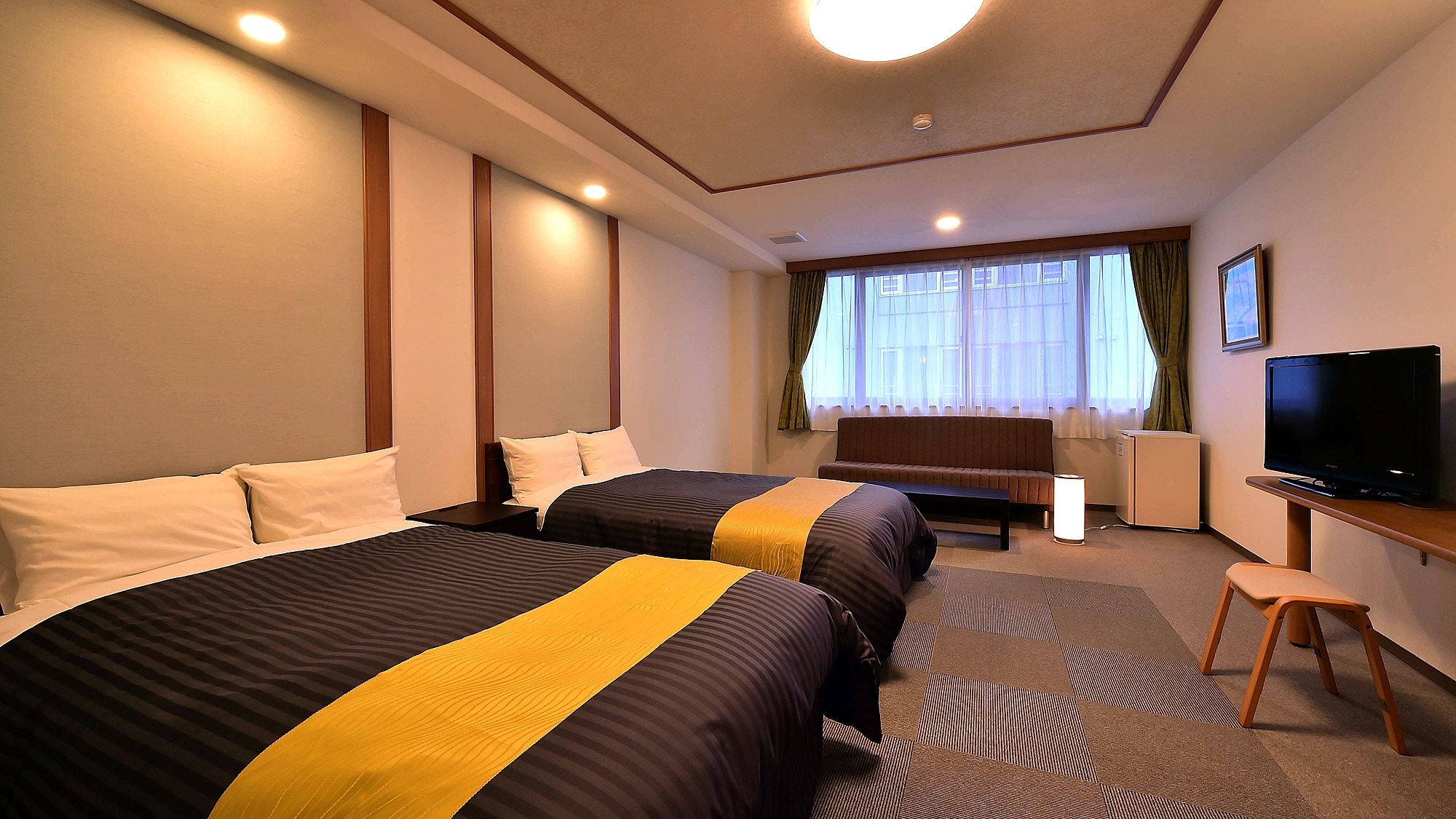 An example of a Western-style twin room