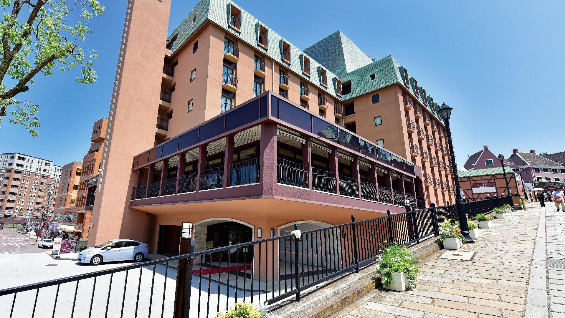 Hotel exterior image 2