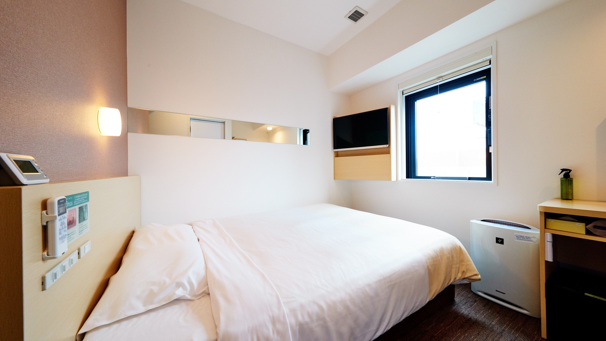 150厘米宽的床和硬度适中的床垫可确保您一夜安眠。