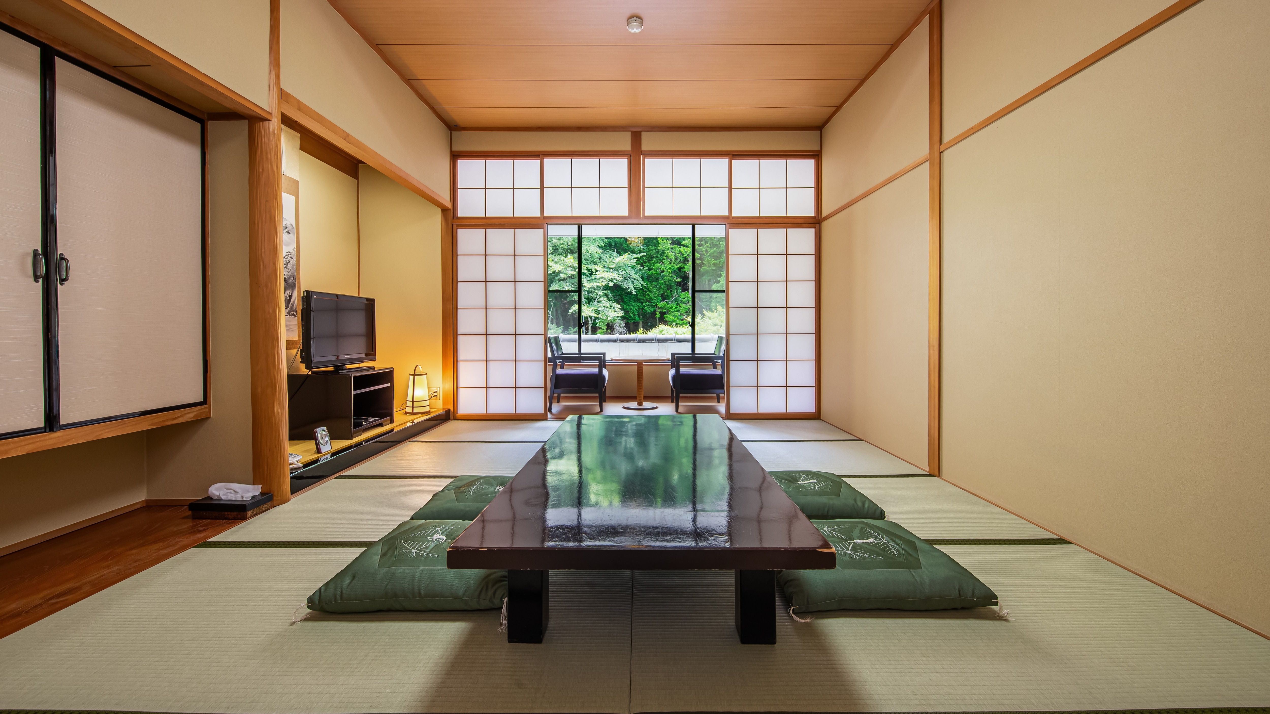 [Japanese-style room 12 tatami mats]