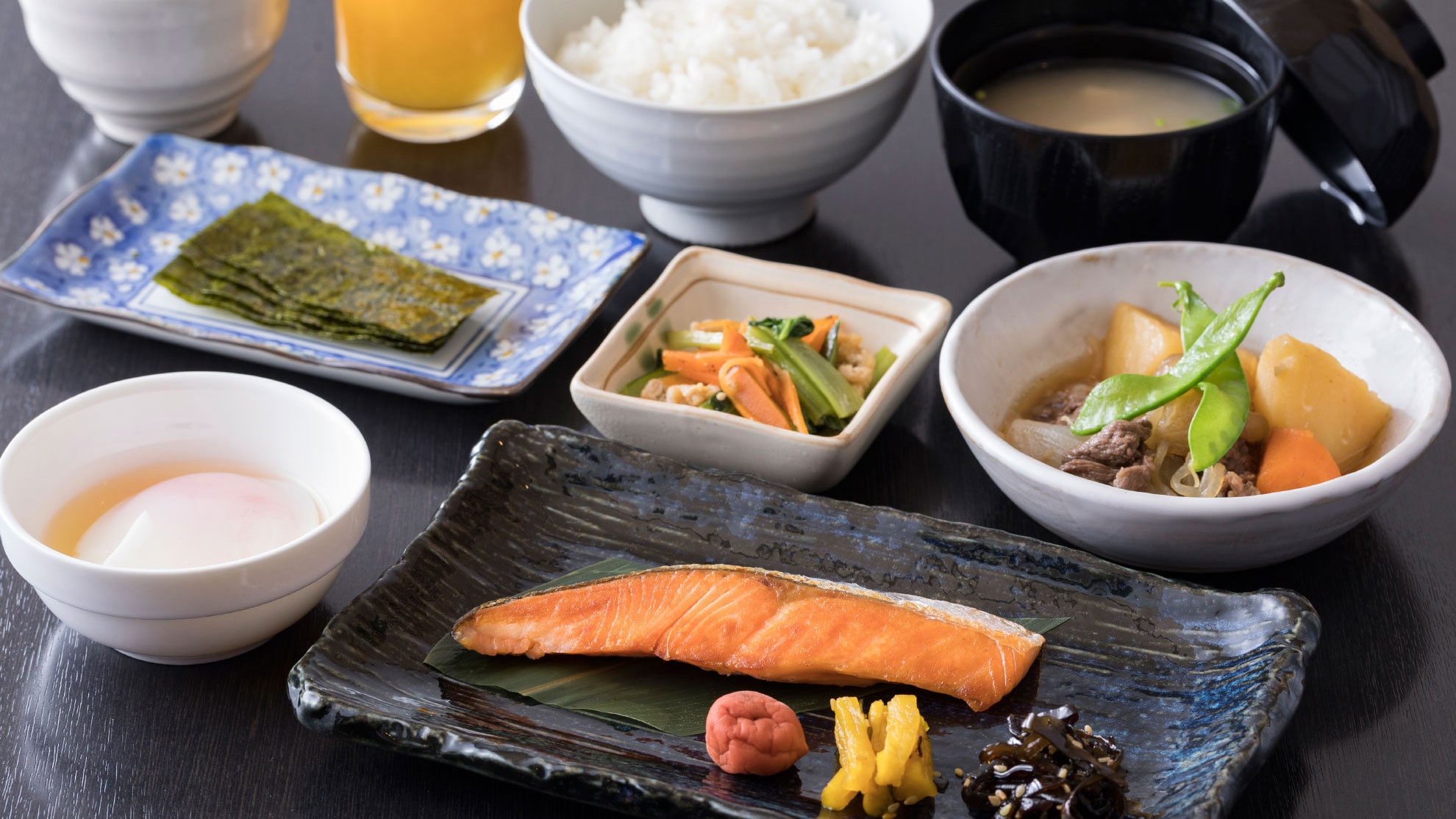 Breakfast plate (Japanese food image)