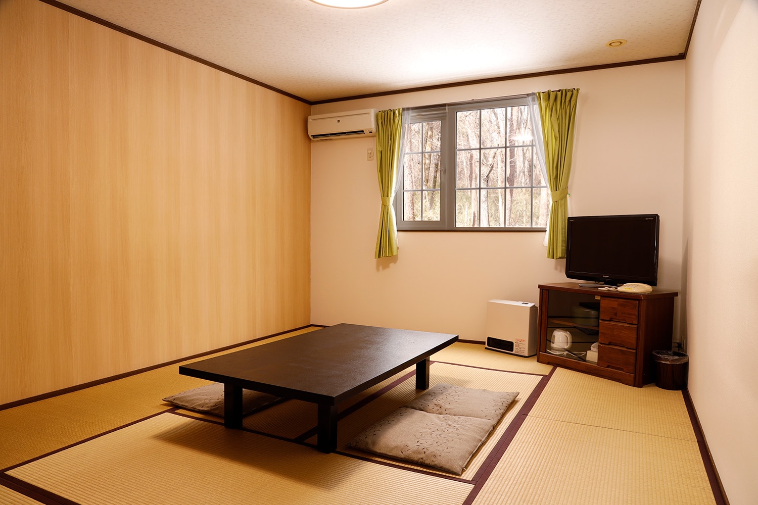 Japanese-style room 10 tatami mats