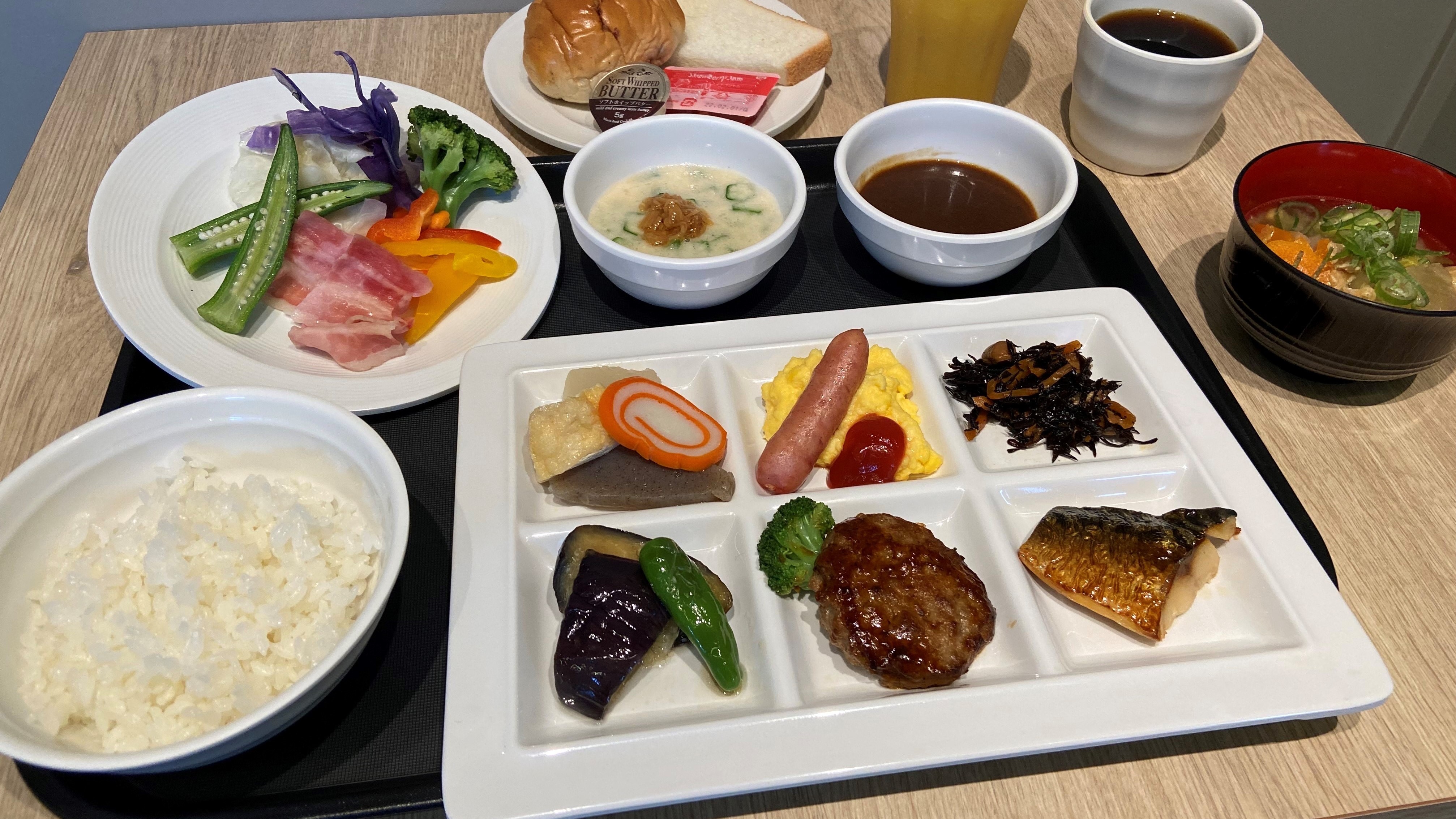 [Breakfast] Japanese and Western buffet (* image)