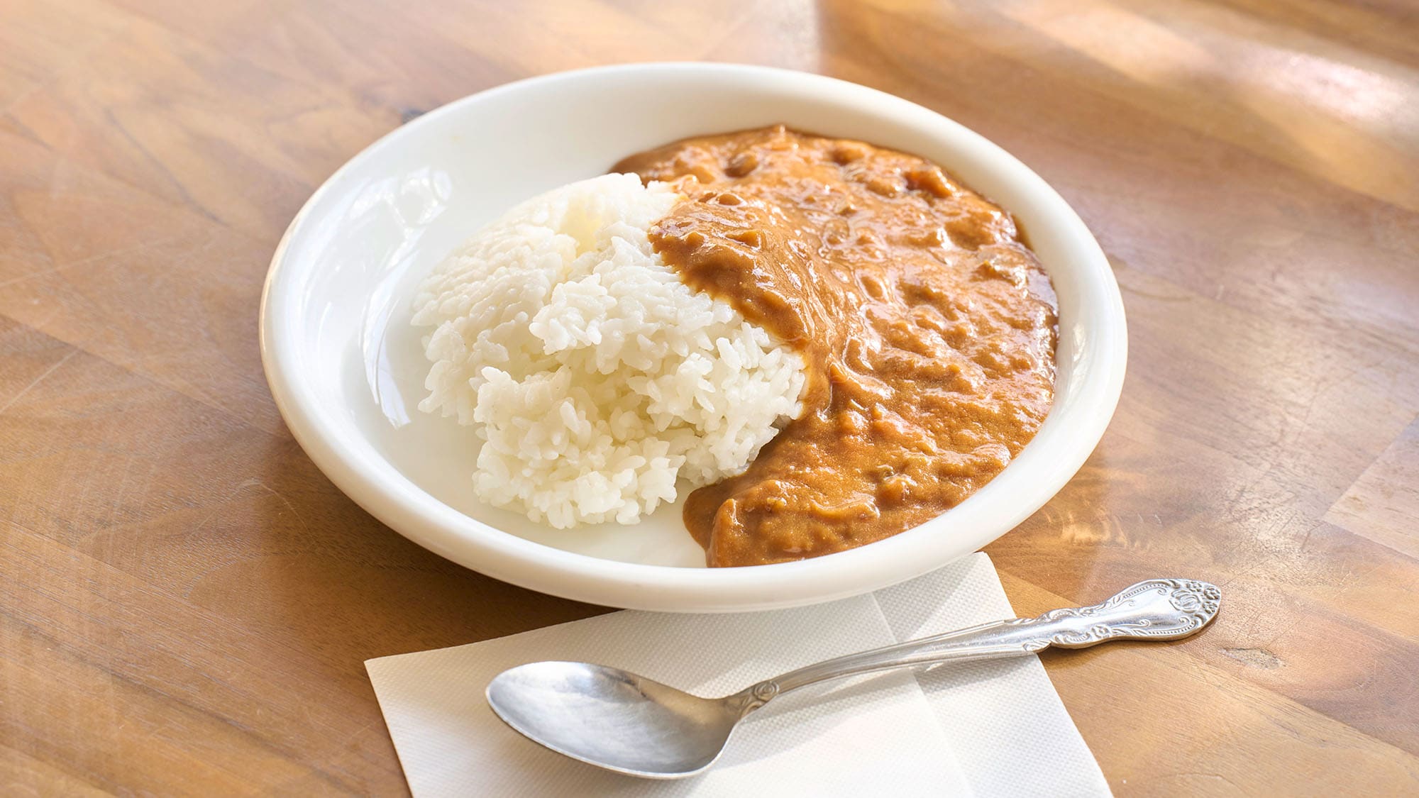 ・Breakfast: We offer a buffet style breakfast where you can enjoy both Japanese and Western cuisine.