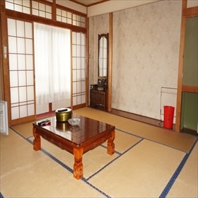 An example of a guest room without a toilet