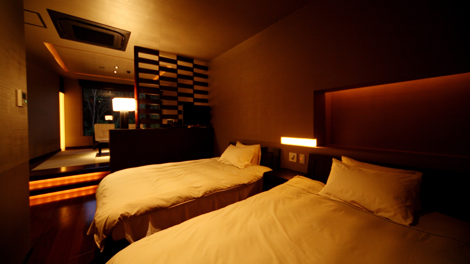 [Oriental Modern-215-] ≪Gensen Uchiyu≫