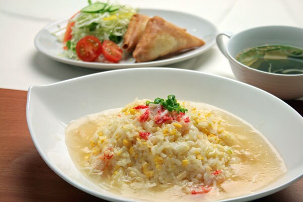 Crab fried rice with thickened sauce