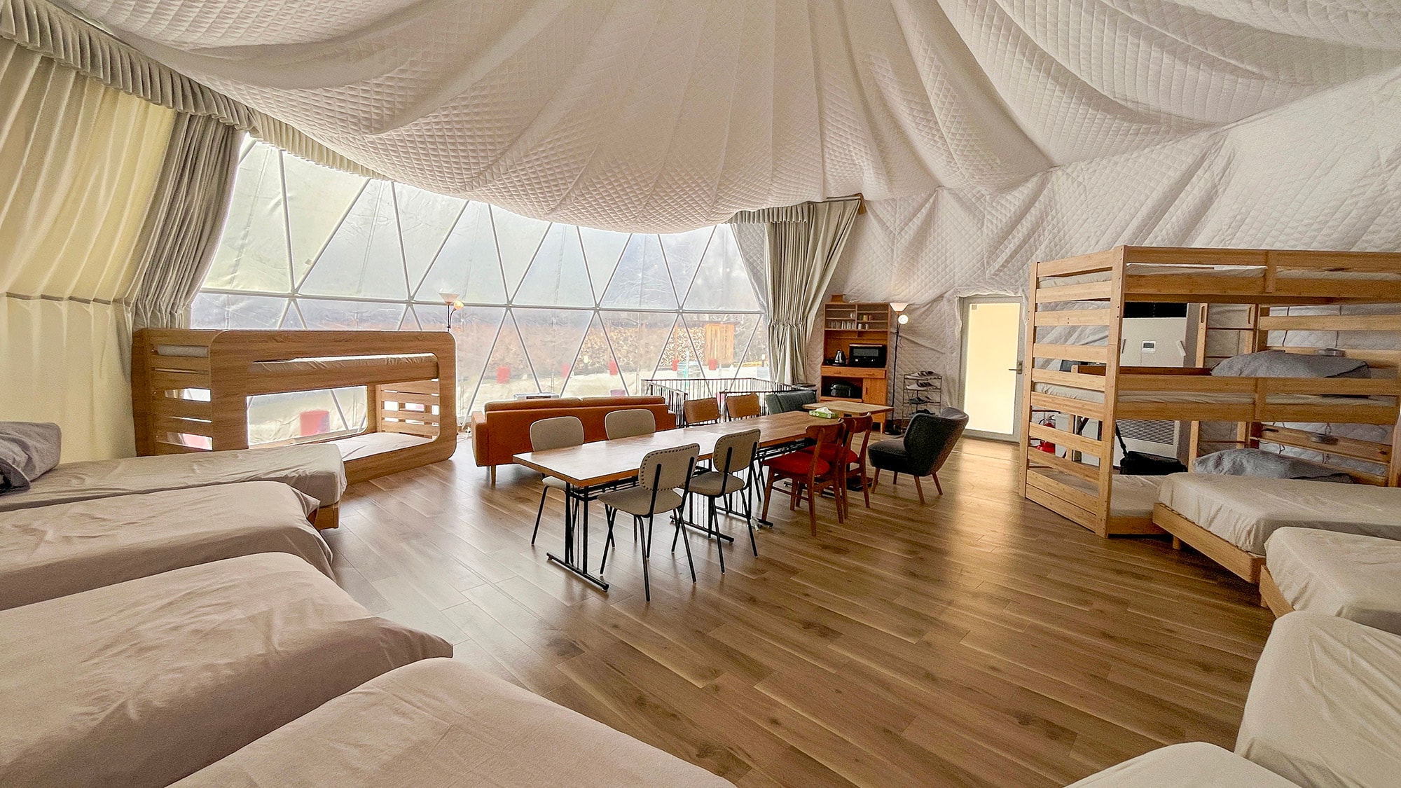 #Hibiki Sauna Glamping Kami bangga dengan kelapangan tempat kami, yang memastikan bahkan kelompok besar pun tidak merasa sempit.