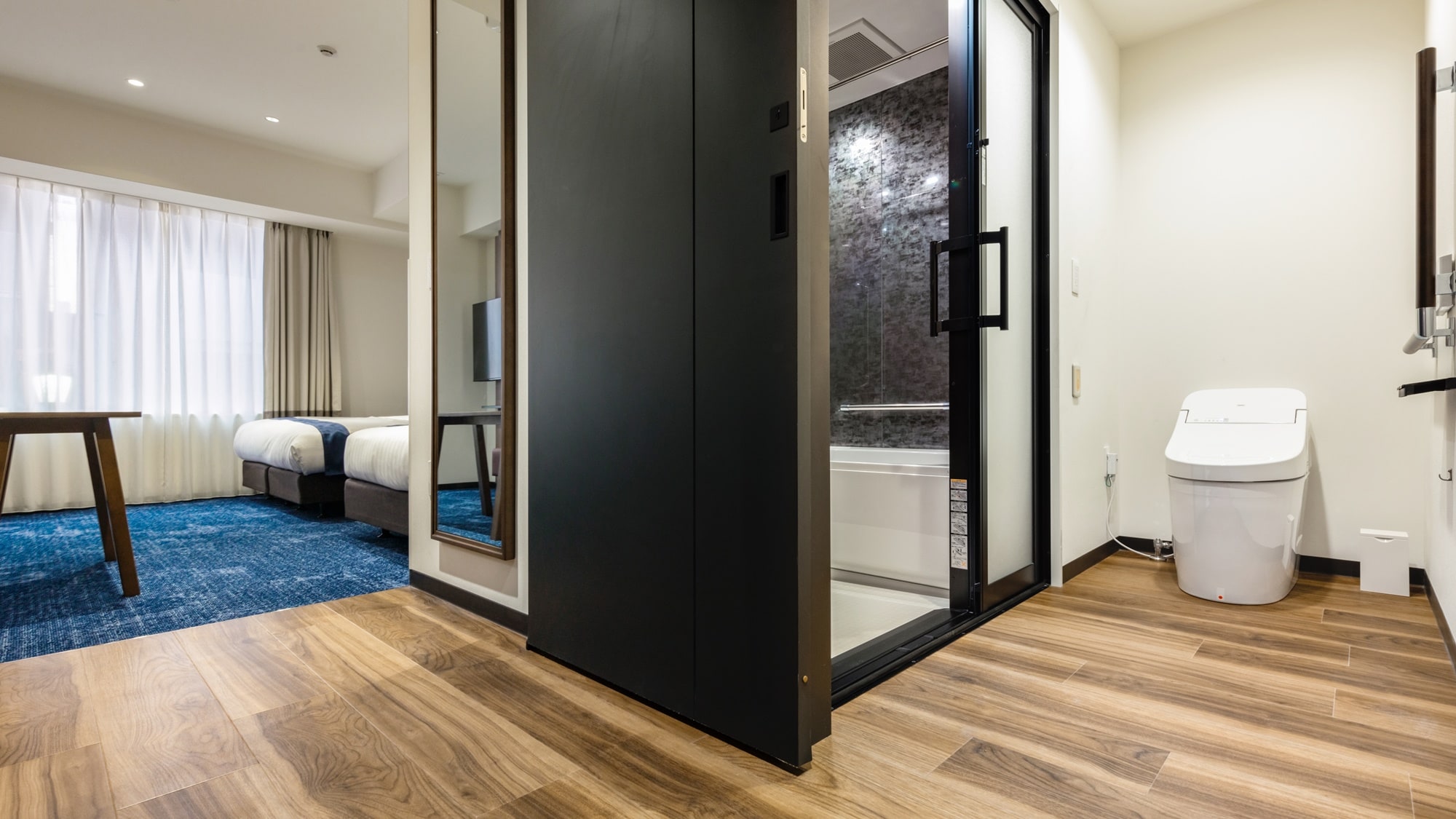 [无障碍双床西式房] 浴室和卫生间是独立的。