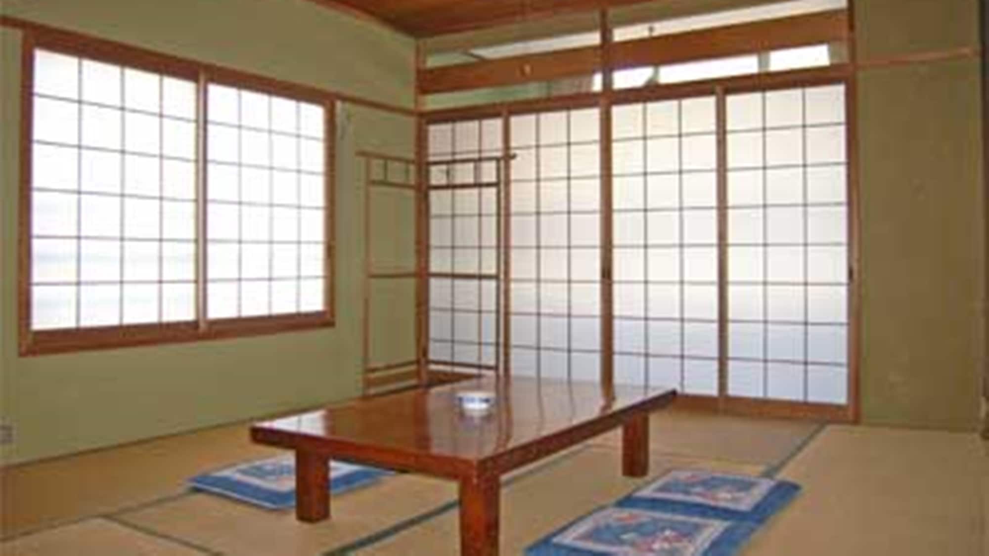 * Japanese-style room 8 tatami mats