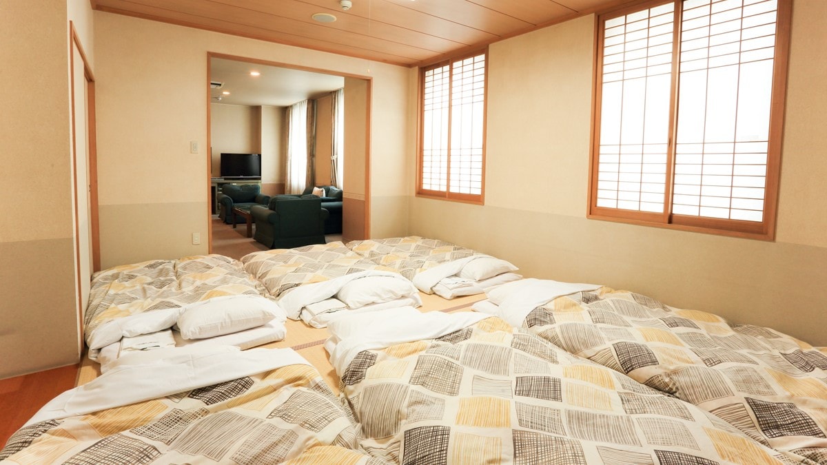 Japanese-style room for 6 people