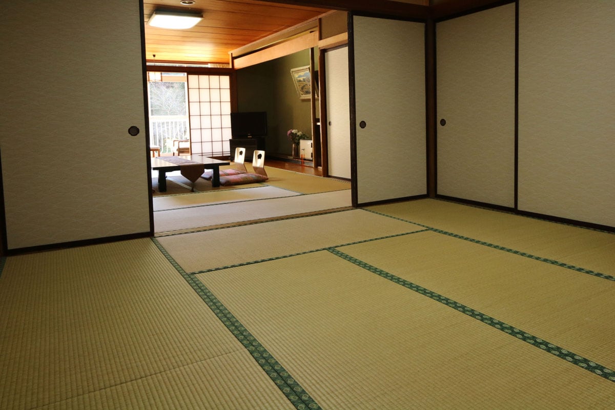 Guest room (12 tatami mats + 8 tatami mats)