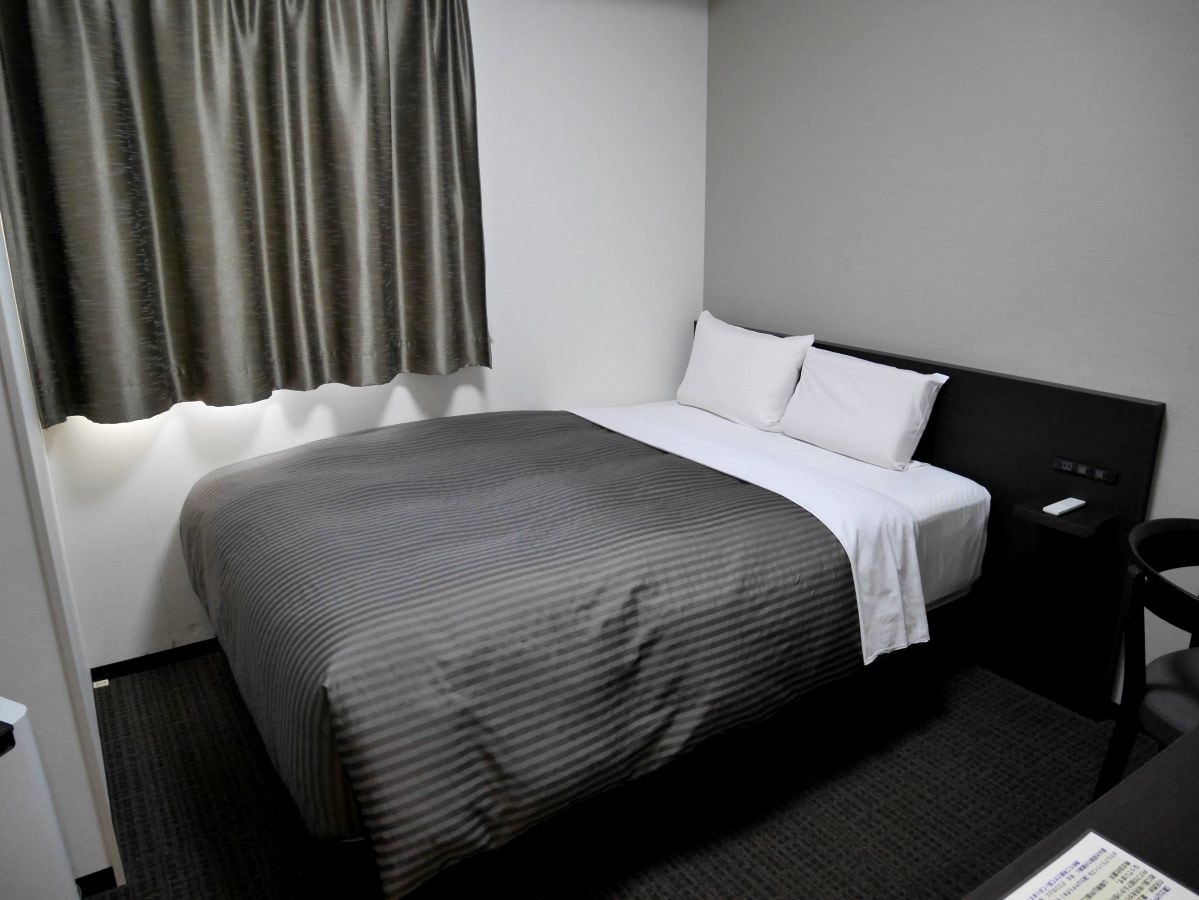 프리미엄 룸 시몬스 프리미엄 8.25 인치 피로-탑 첨부 140 cm더블 사이즈