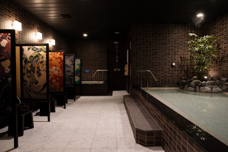 Men's bath