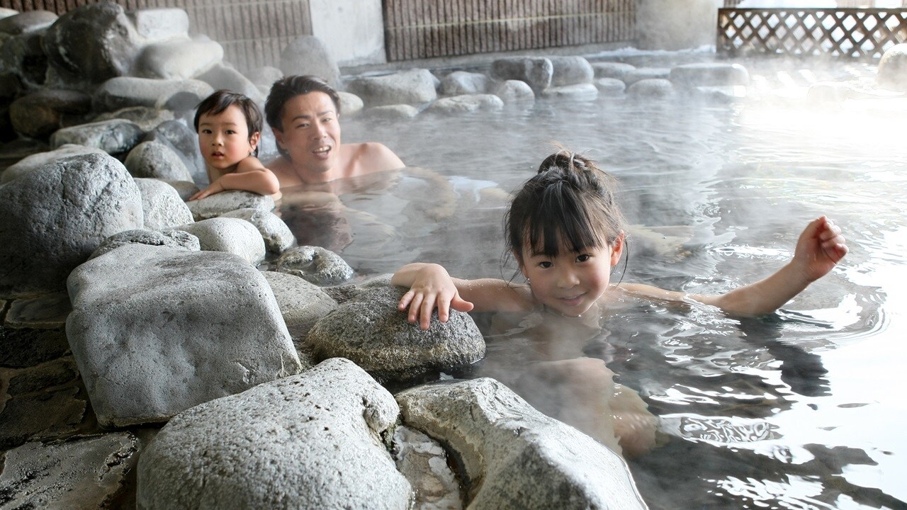 Yukimi open-air bath for parents and children