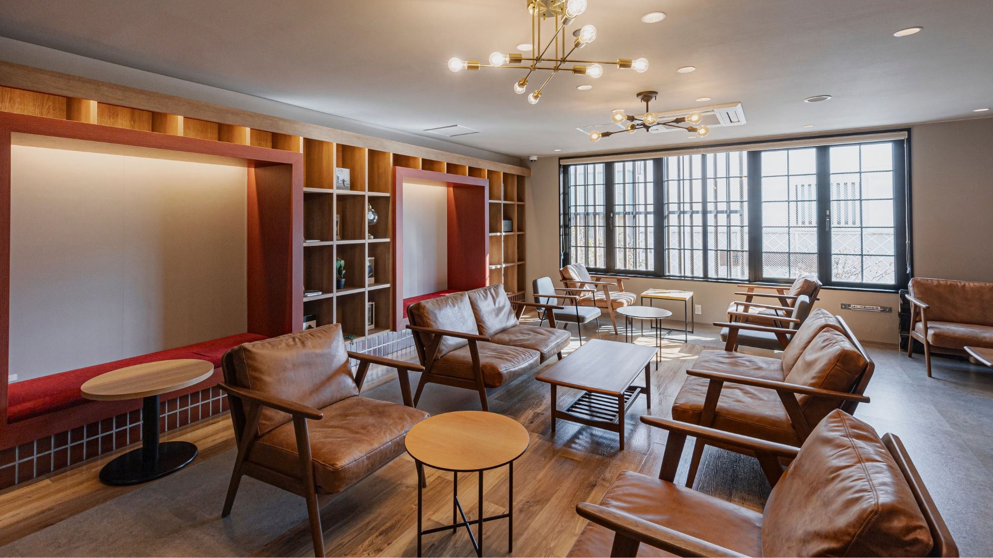 ◆ 设施| 2 楼，旅客休息室（白天）