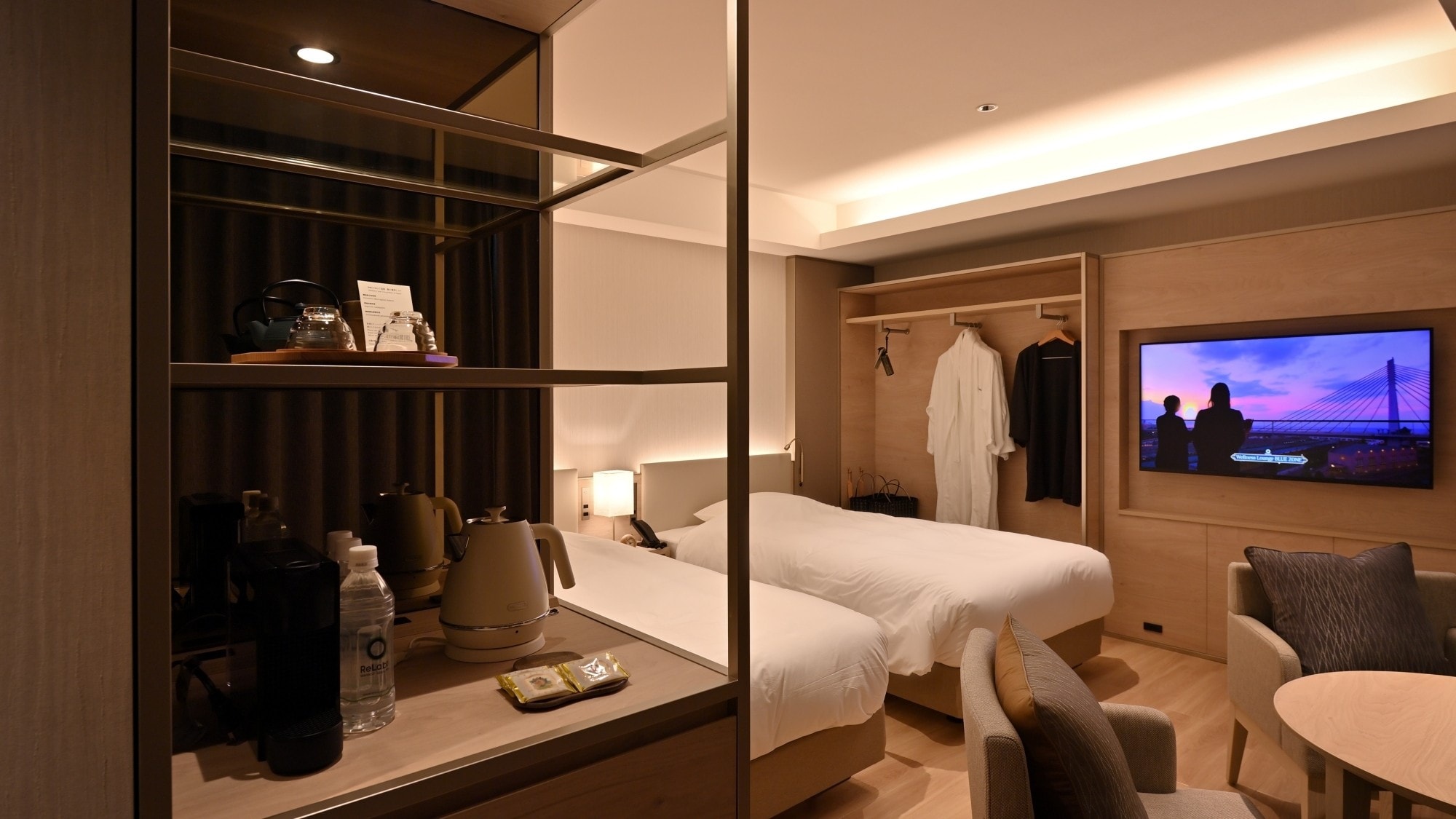 [Ví dụ về phòng du lịch] Đầy đủ tiện nghi và đồ đạc đảm bảo cho bạn một kỳ nghỉ thoải mái.