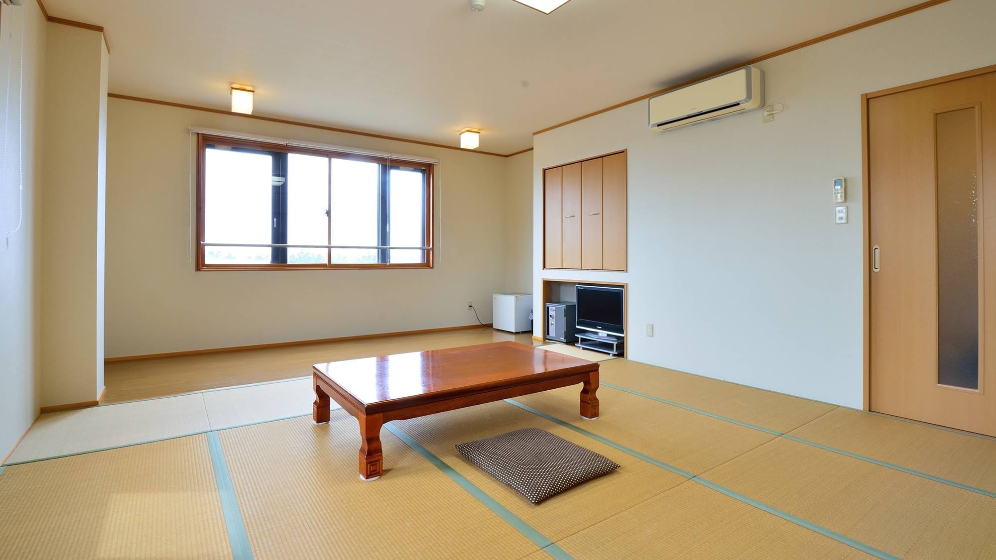 * Example of guest room / Japanese-style room 14 tatami mats