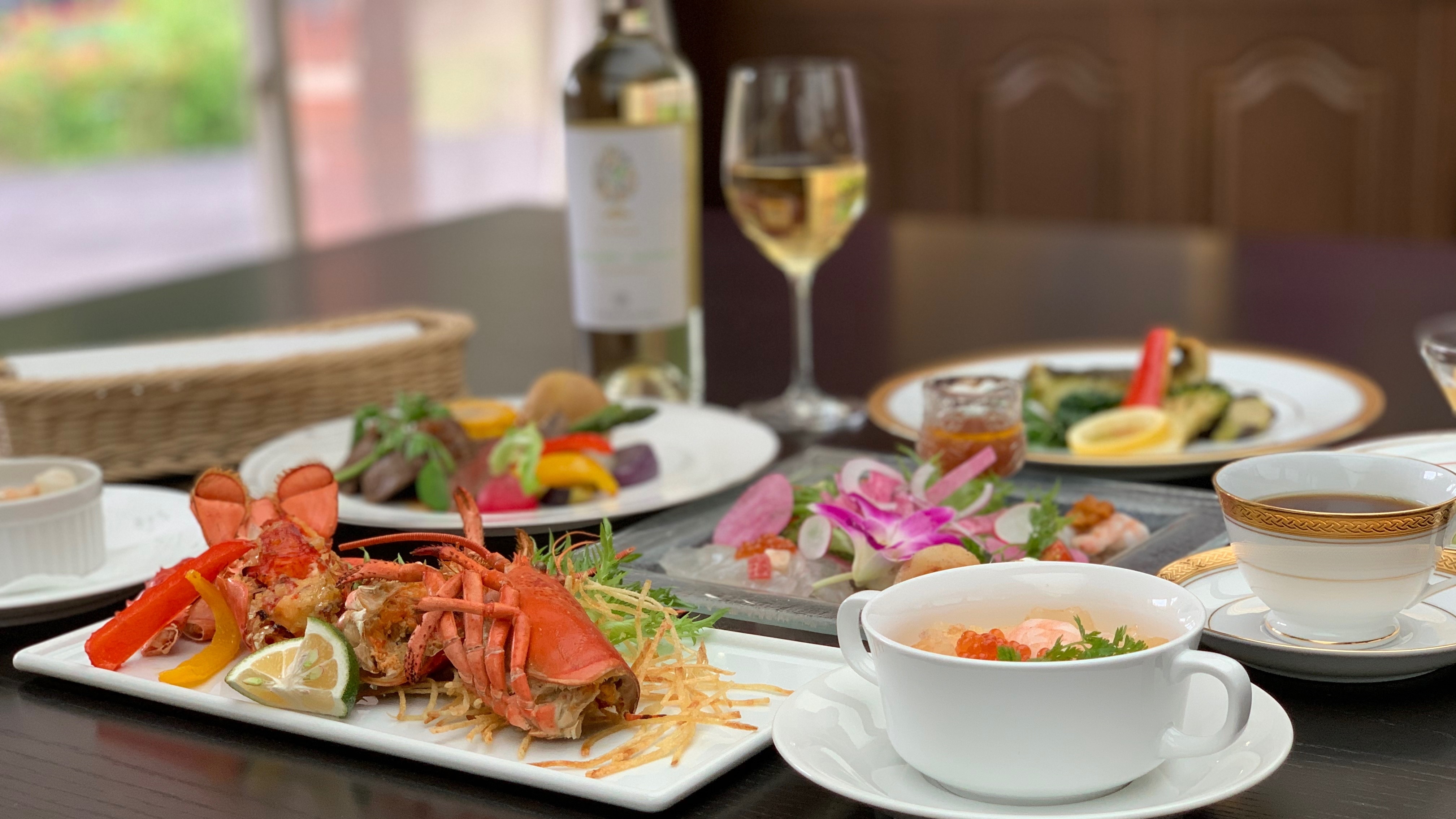 ●Dinner● A variety of creative dishes that the chef takes pride in and go well with wine