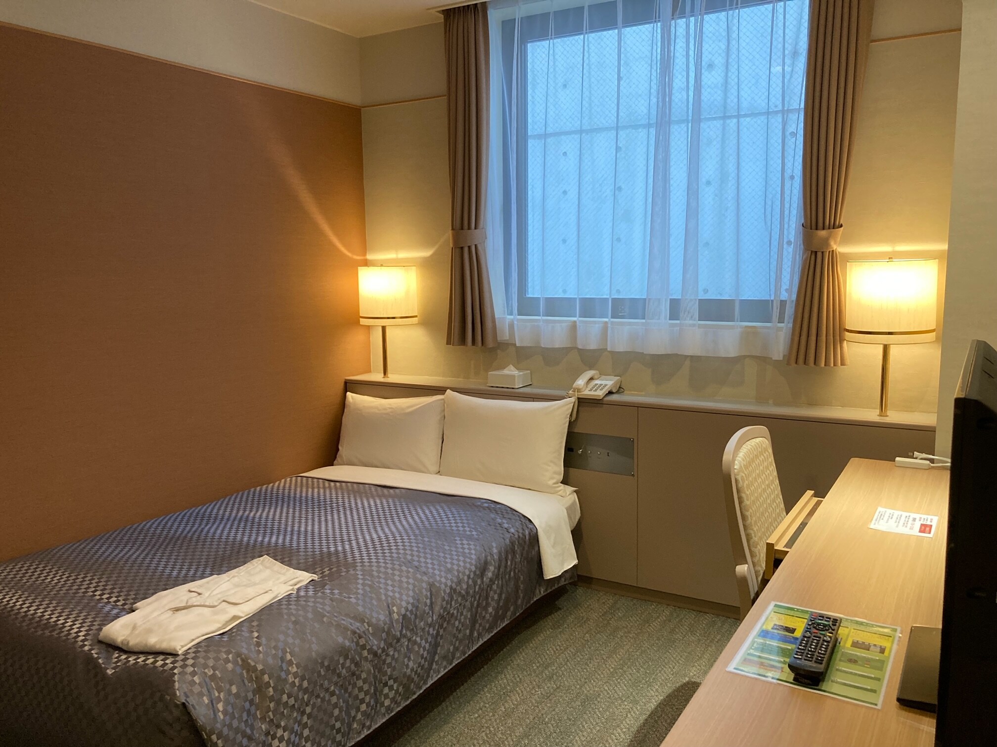 Semi-double room 6th floor