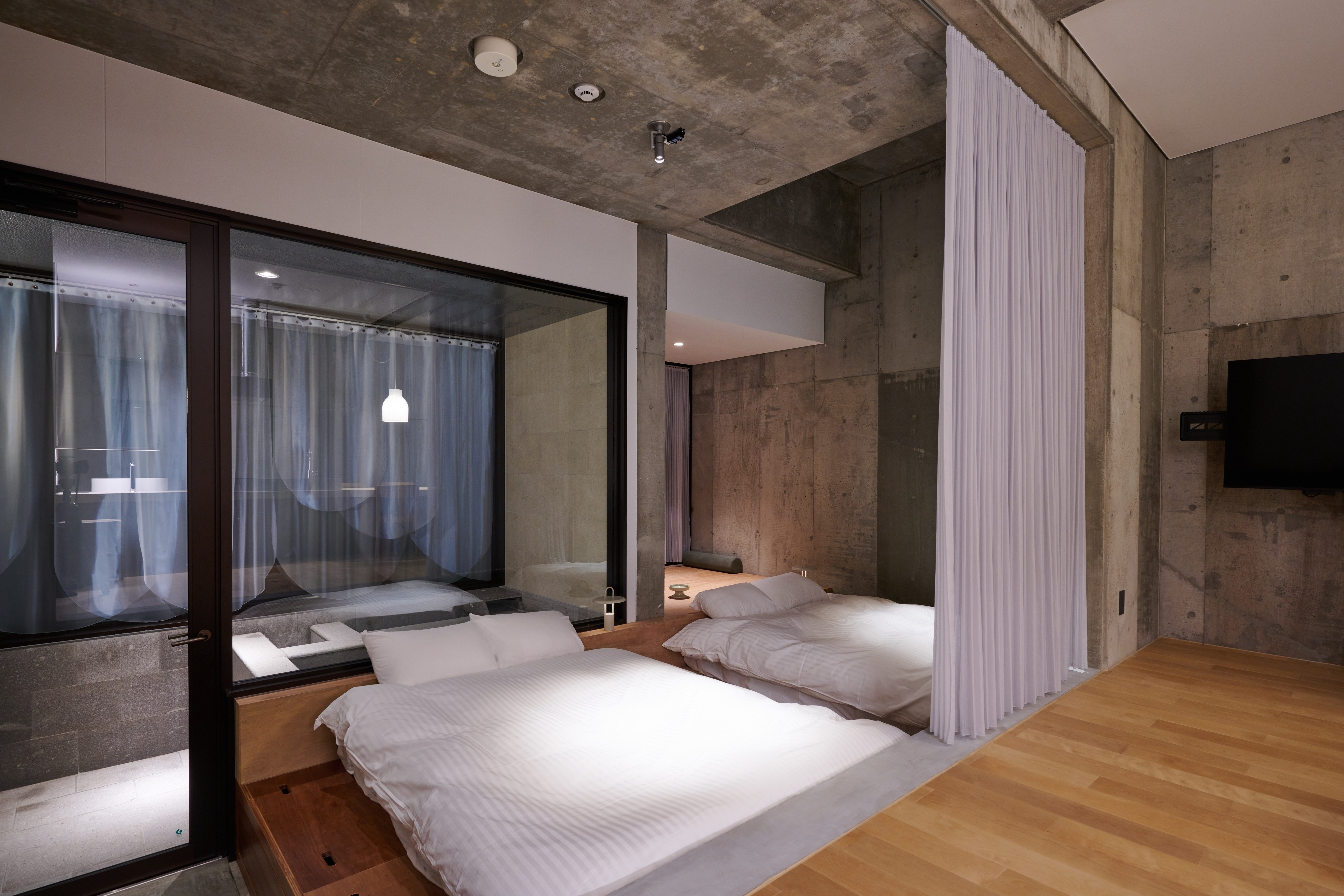 1st floor guest room