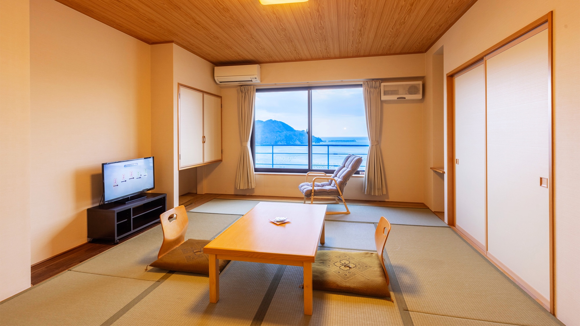 [Standard guest room - Japanese-style room with 10 tatami mats]