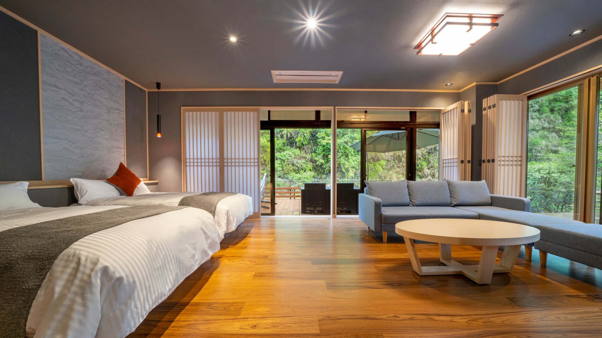 Guest room with open-air bath "Yamamomo"