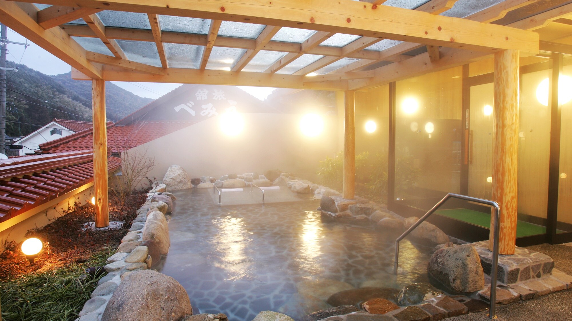 *Shirozaru-no-Yu open-air bath