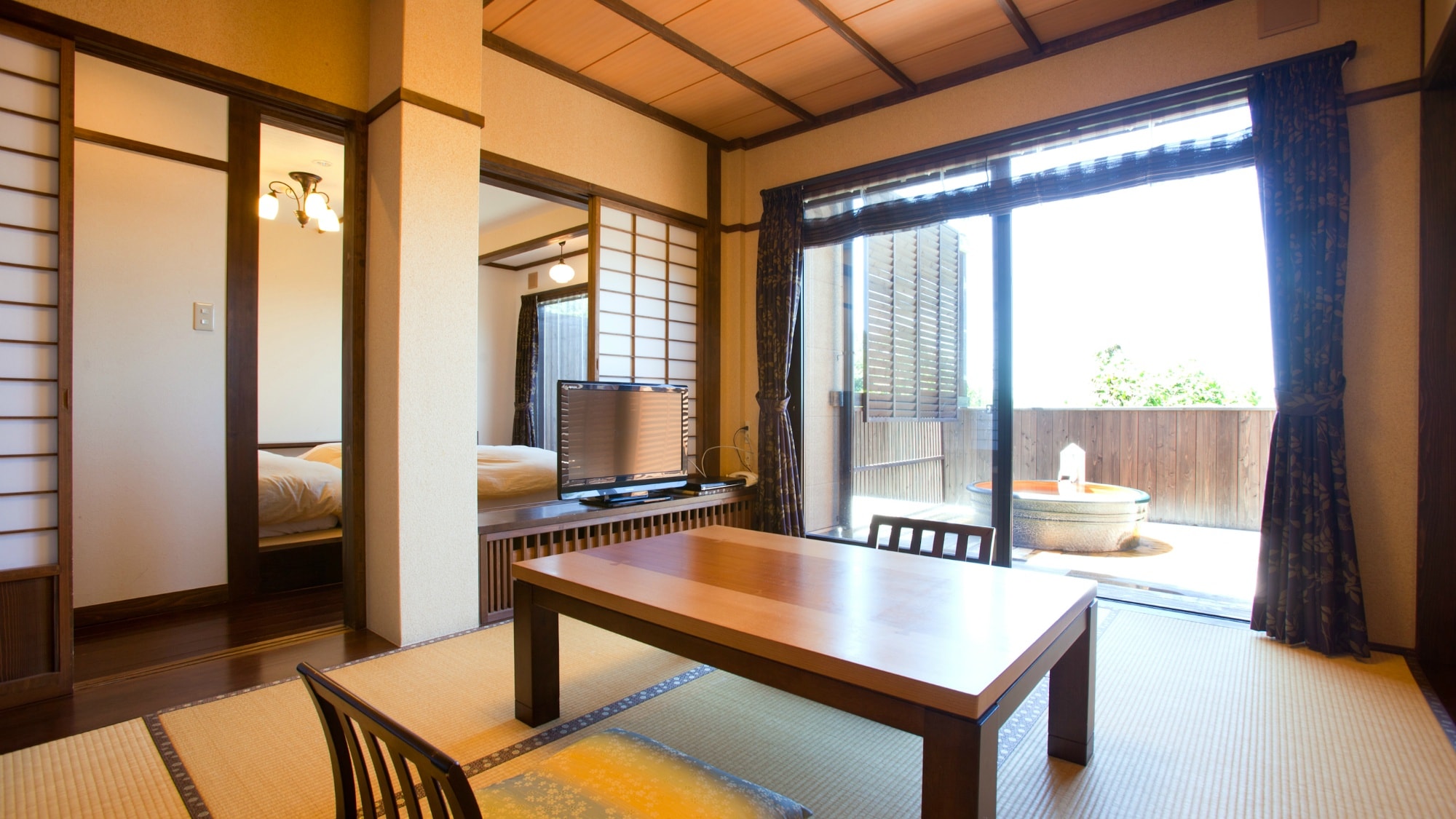 Japanese and Western room with open-air bath in the main building