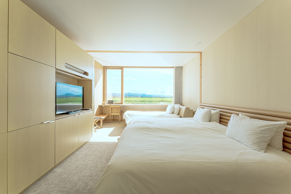 Countryside View Triple Room