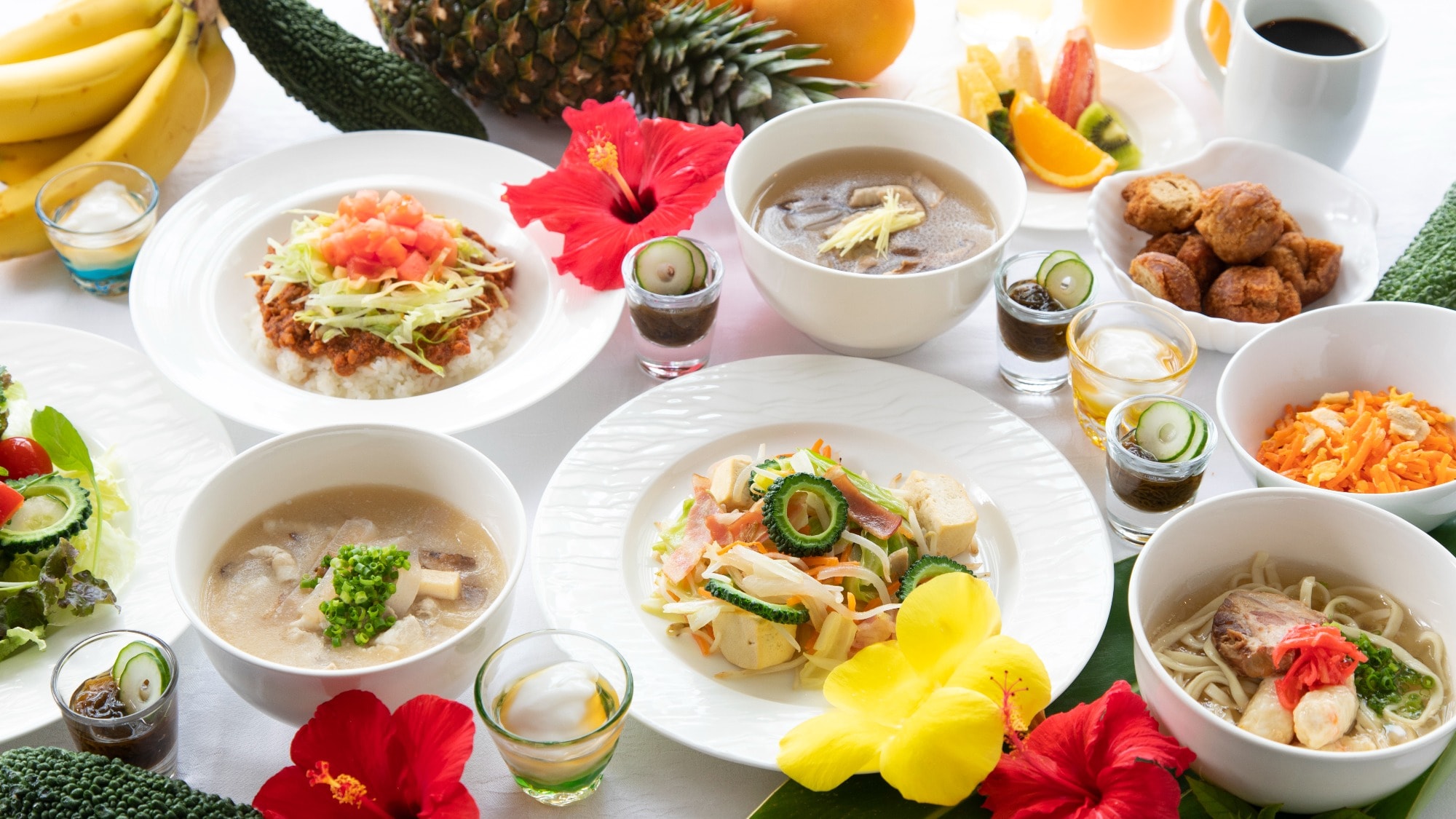 【조식 뷔페】 오키나와 특유의 요리도 풍부! 풍부한 메뉴로 건강한 하루를 스타트!