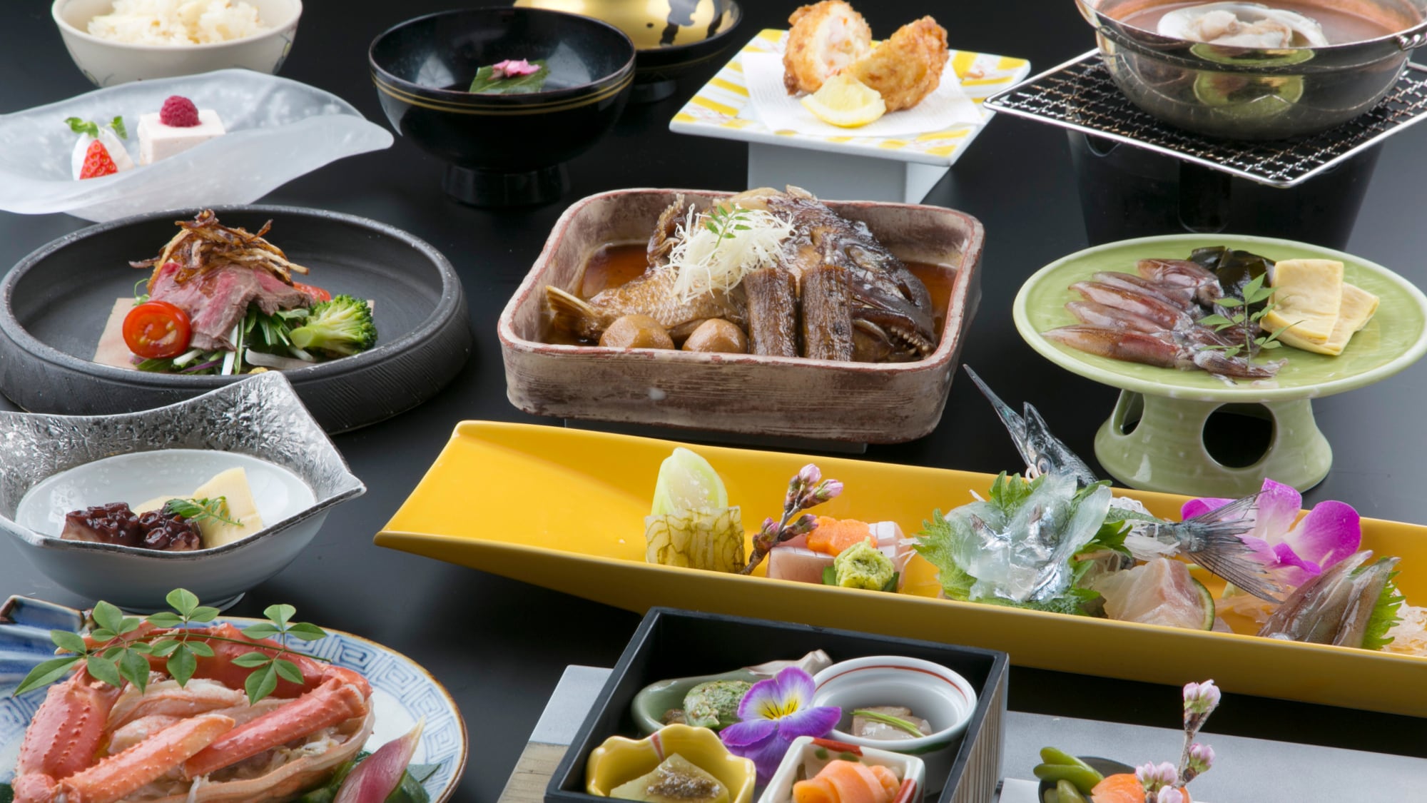 An example of a kaiseki meal with simmered sea bream head as the main dish