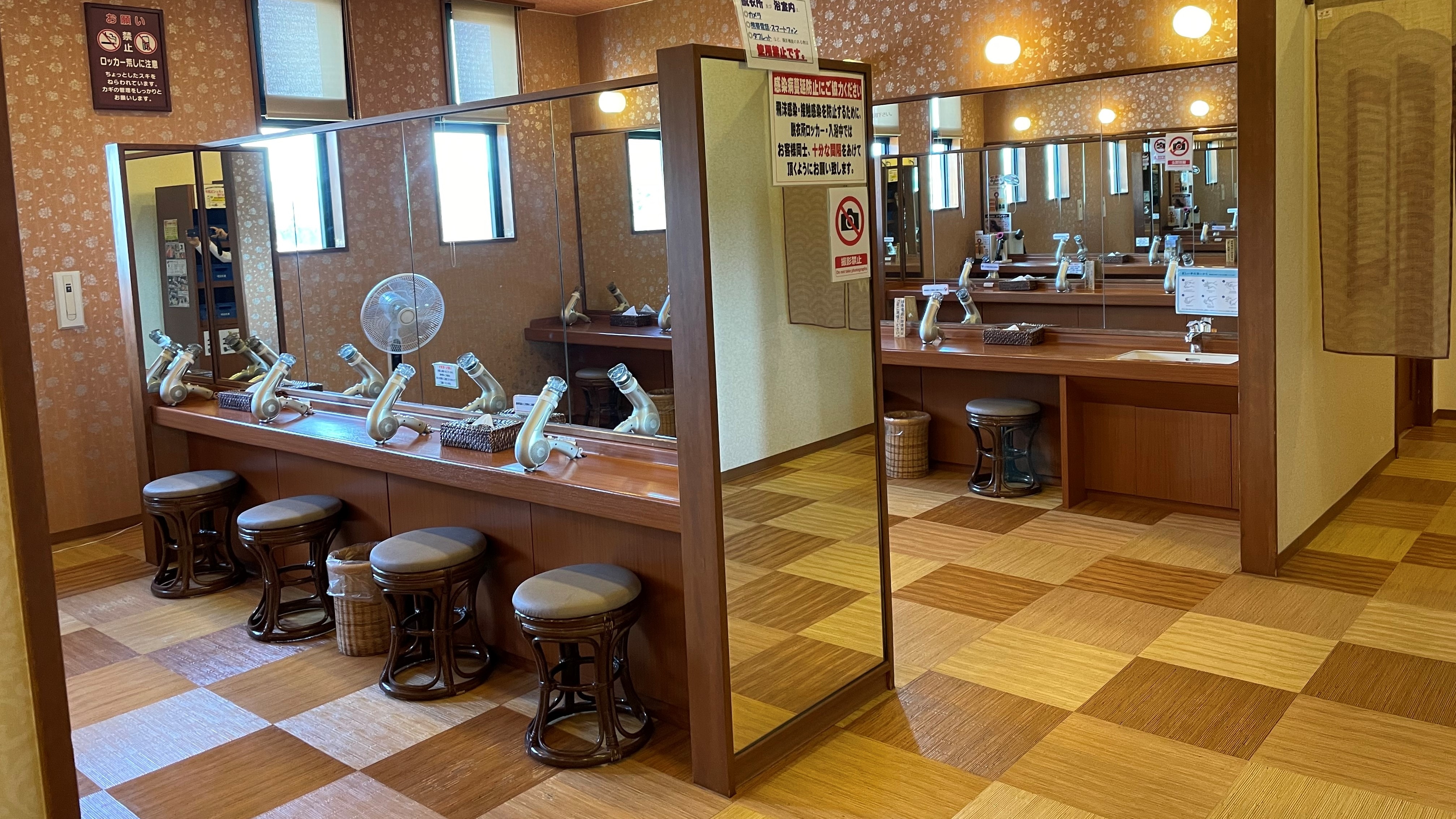 [Toretore Yu] ห้องแต่งตัว (ห้องอาบน้ำหญิง)