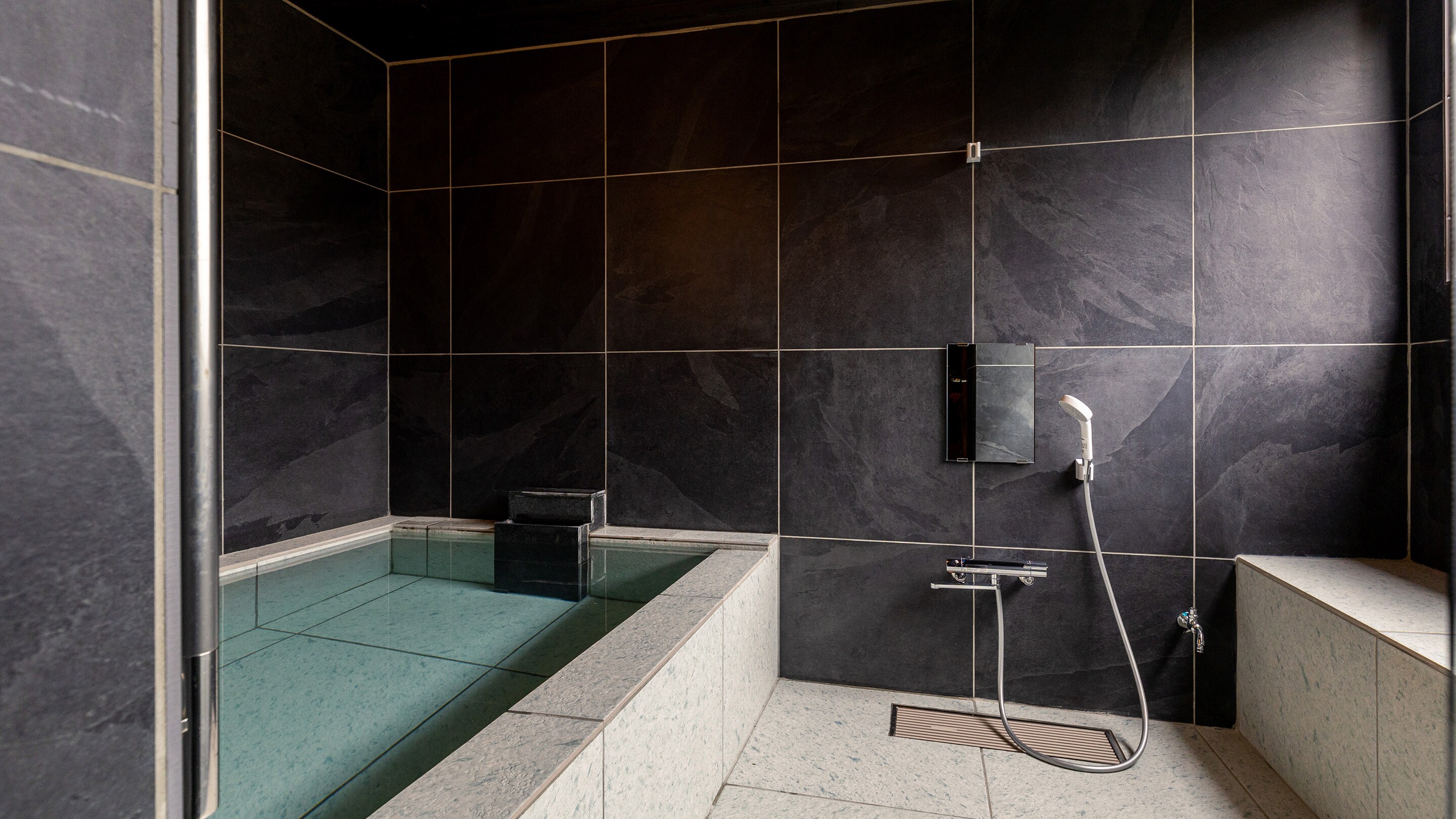 Phòng tắm riêng TOU