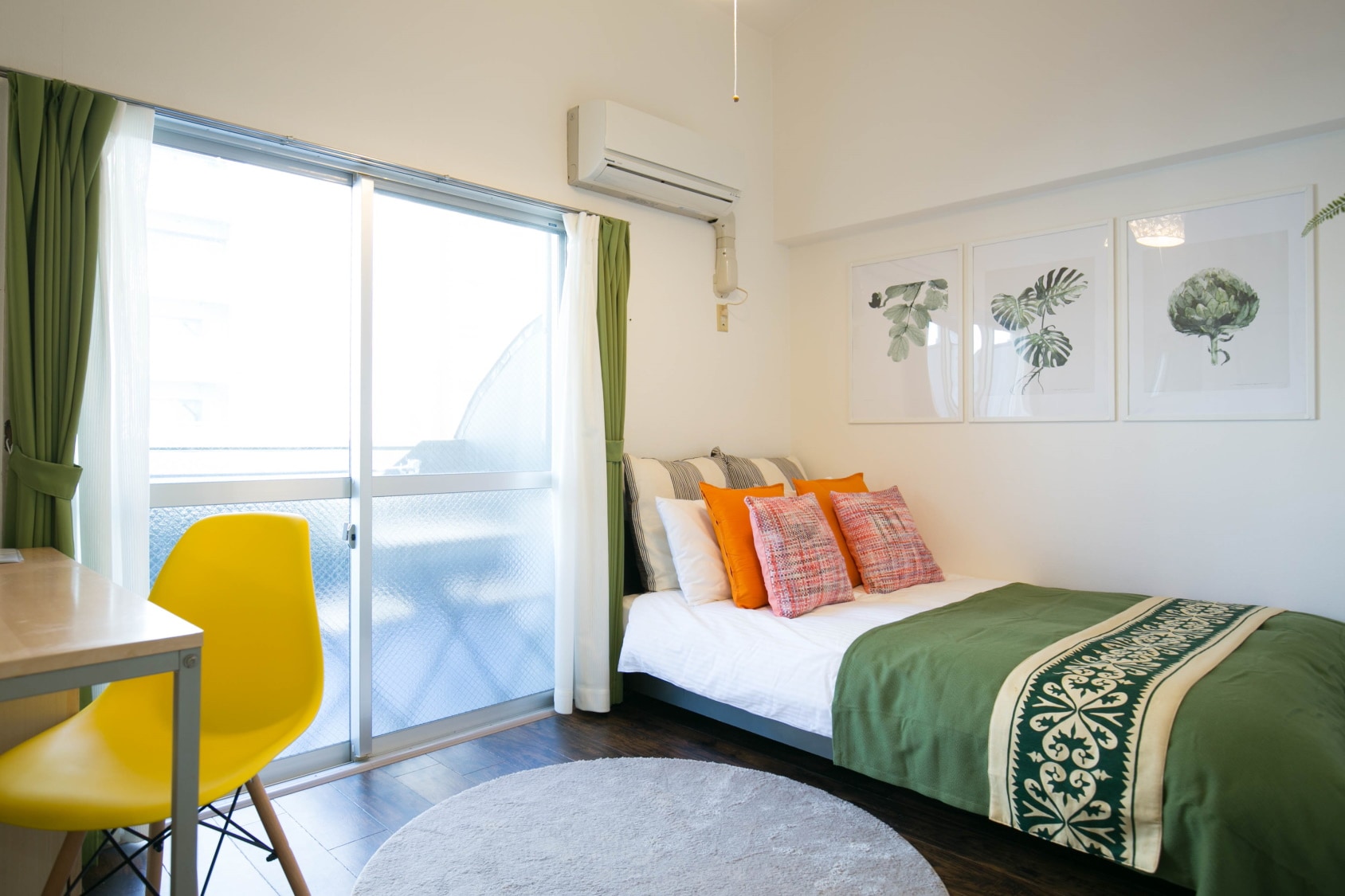 Kamar tamu (semi-double + futon)