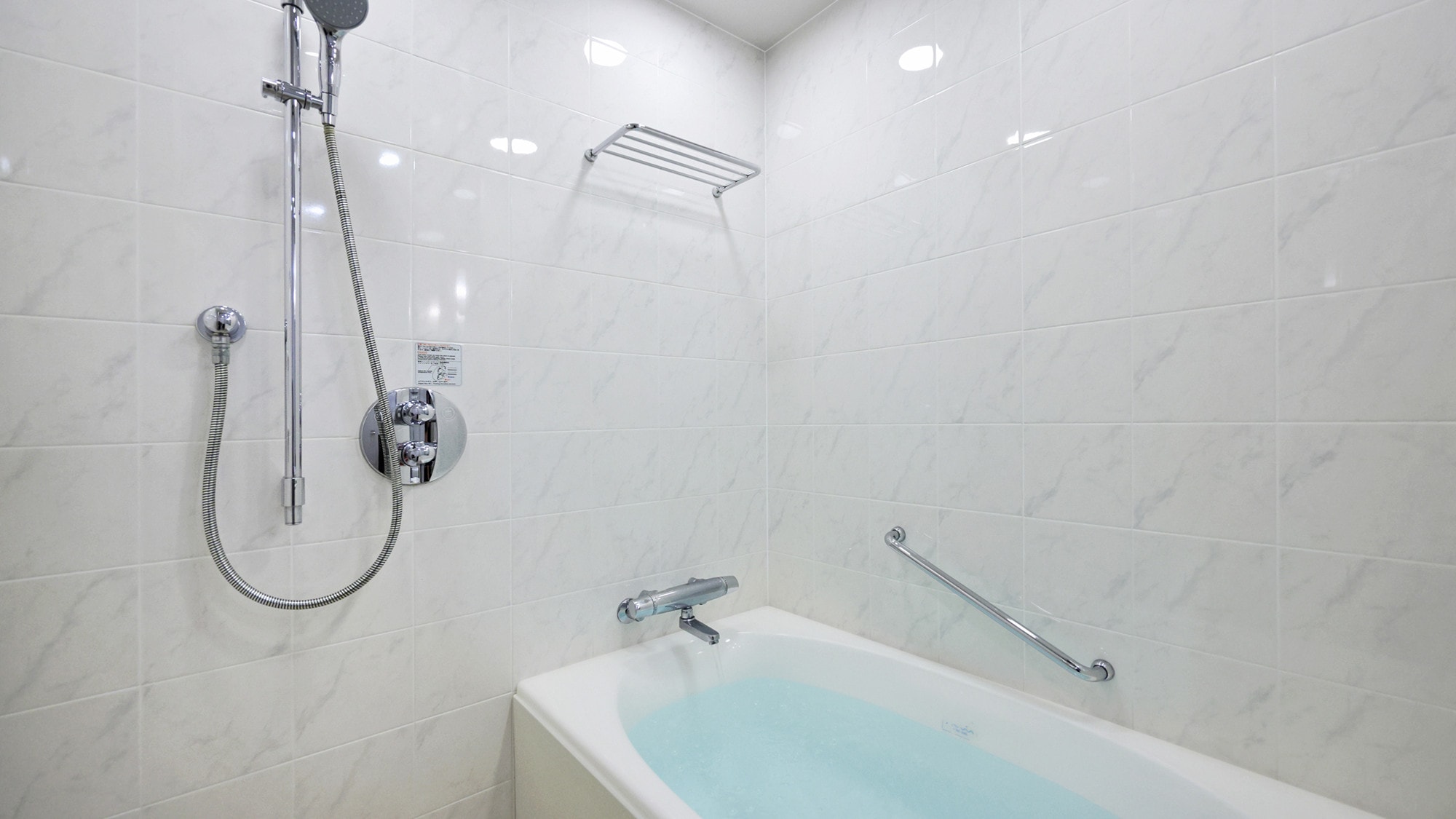 ■Bathtub *Comfort Single rooms only have a shower booth.