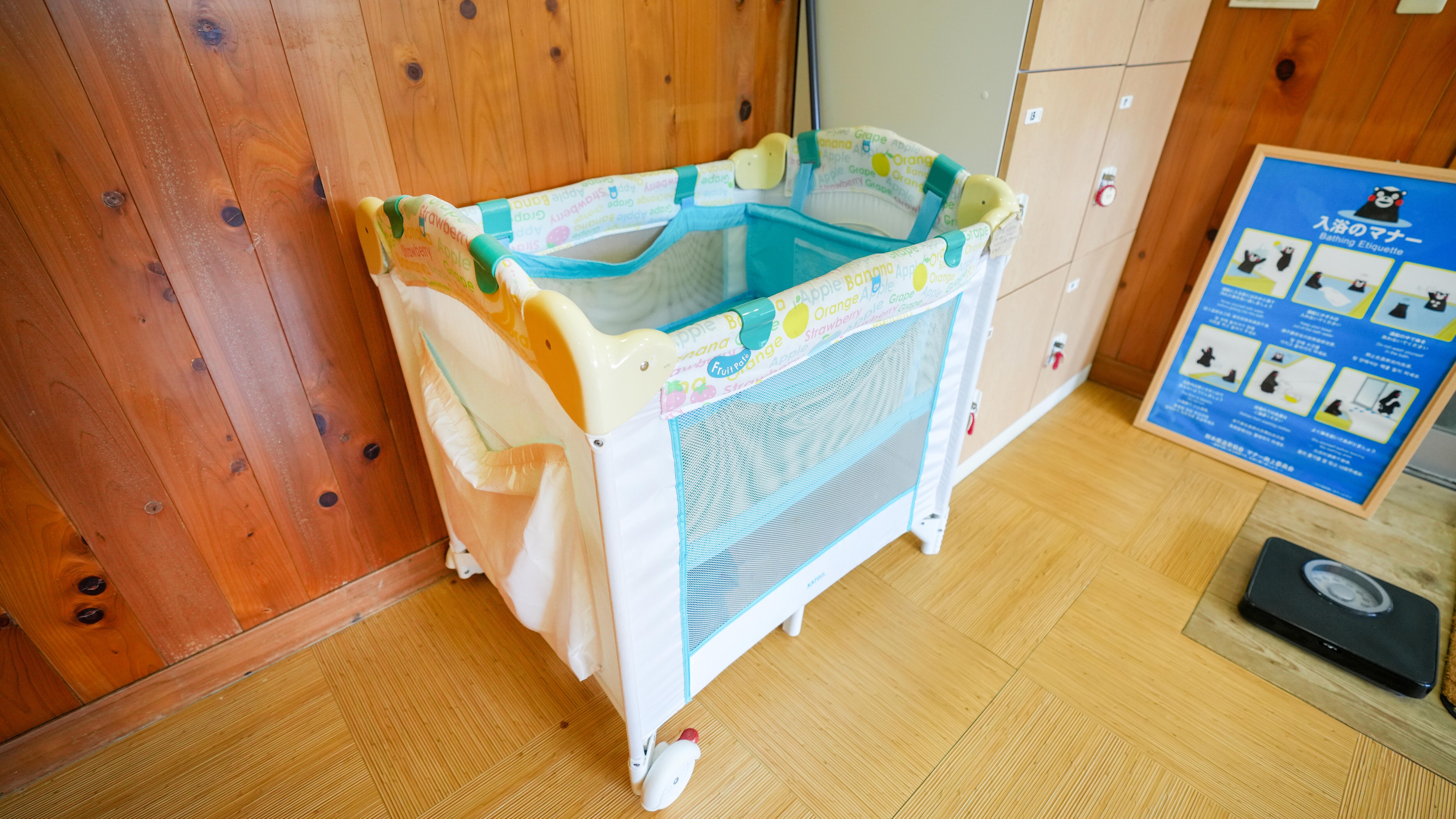 [Dressing room] There is also a baby bed, so you don't have to worry about bringing your baby with you♪